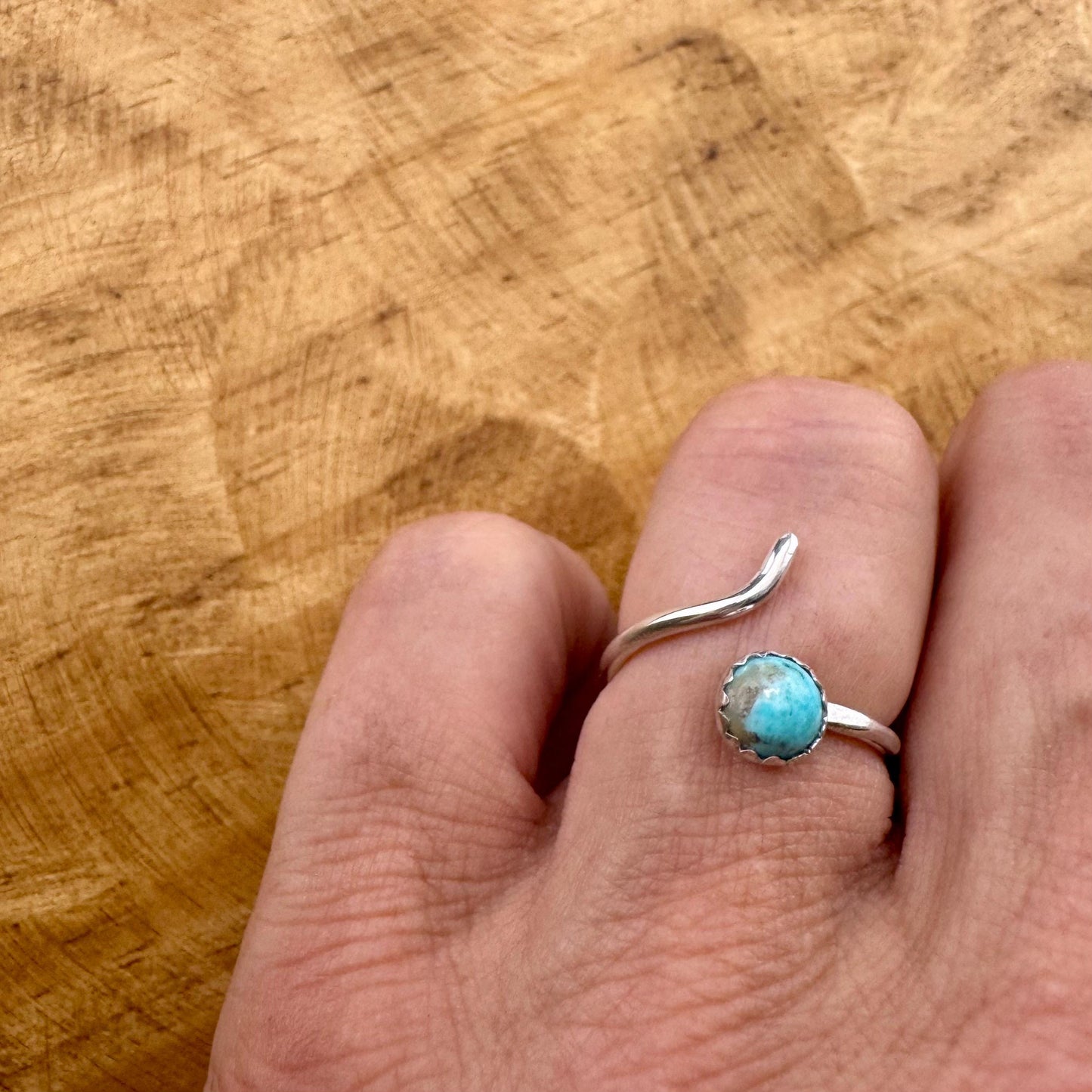 Sterling Silver Open Serrated Bezel Kingman Turquoise Gemstone Ring, Handmade Adjustable Accent Ring, Turquoise Jewelry