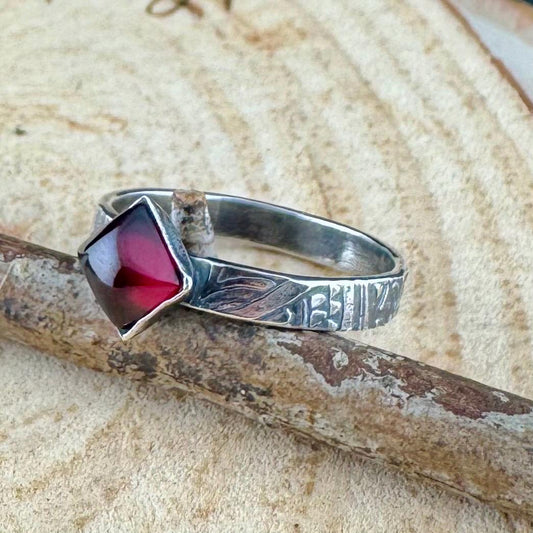 Unique Handcrafted Sterling Silver Garnet Ring • Embossed Band Design