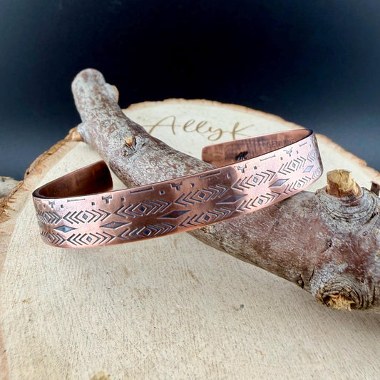 Southwest Copper Cuff • Hand‑Forged Raw Copper Bracelet • Western Pattern