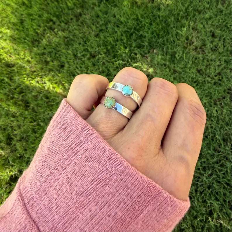 Kingman Turquoise Ring • Sterling Silver Band • 6mm Turquoise Cabochon