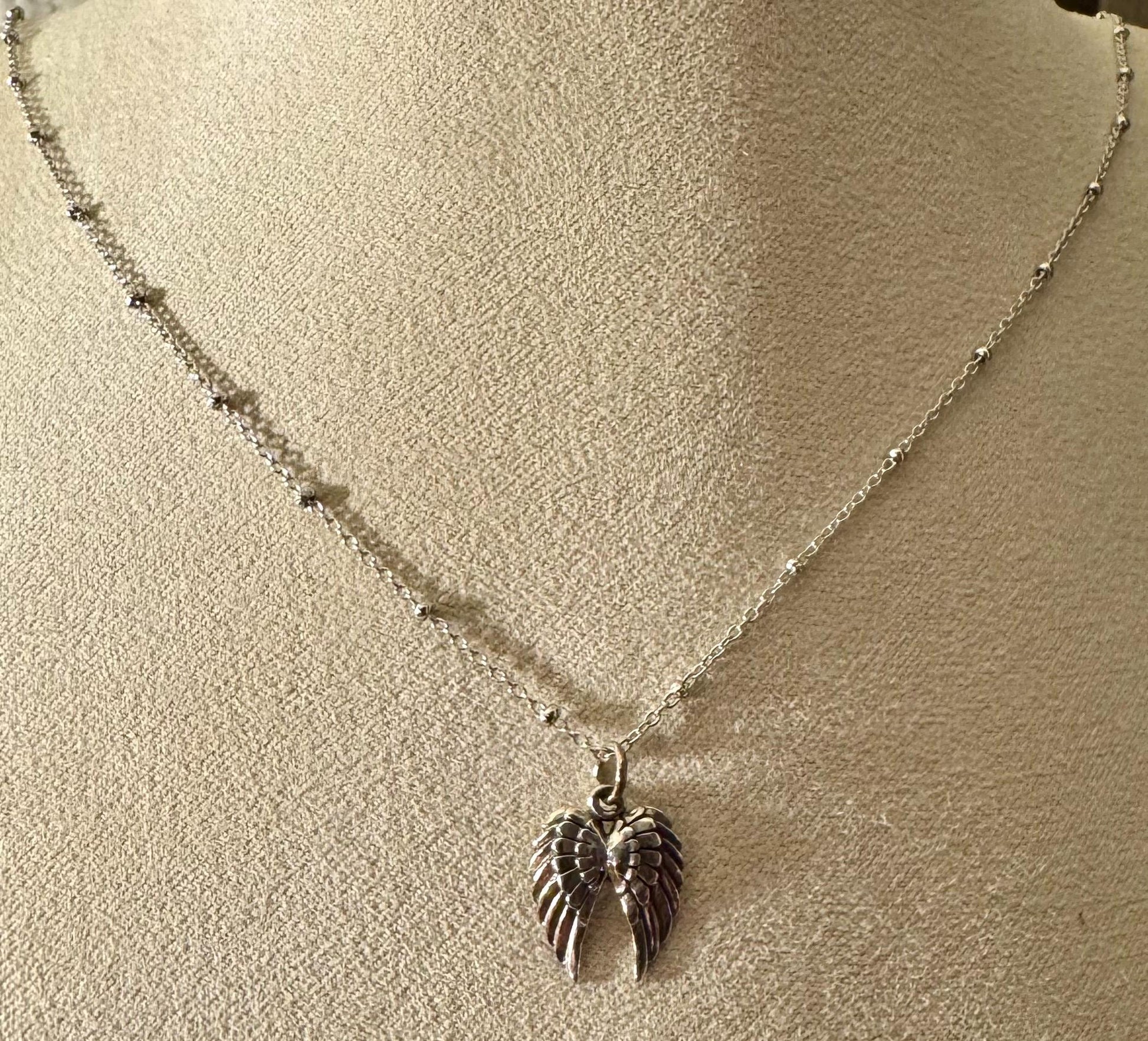 Angel wings pendant / charm necklace