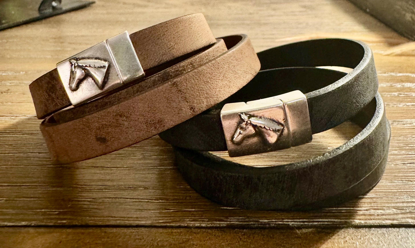 Genuine leather wrap bracelet with horse clasp magnet closure