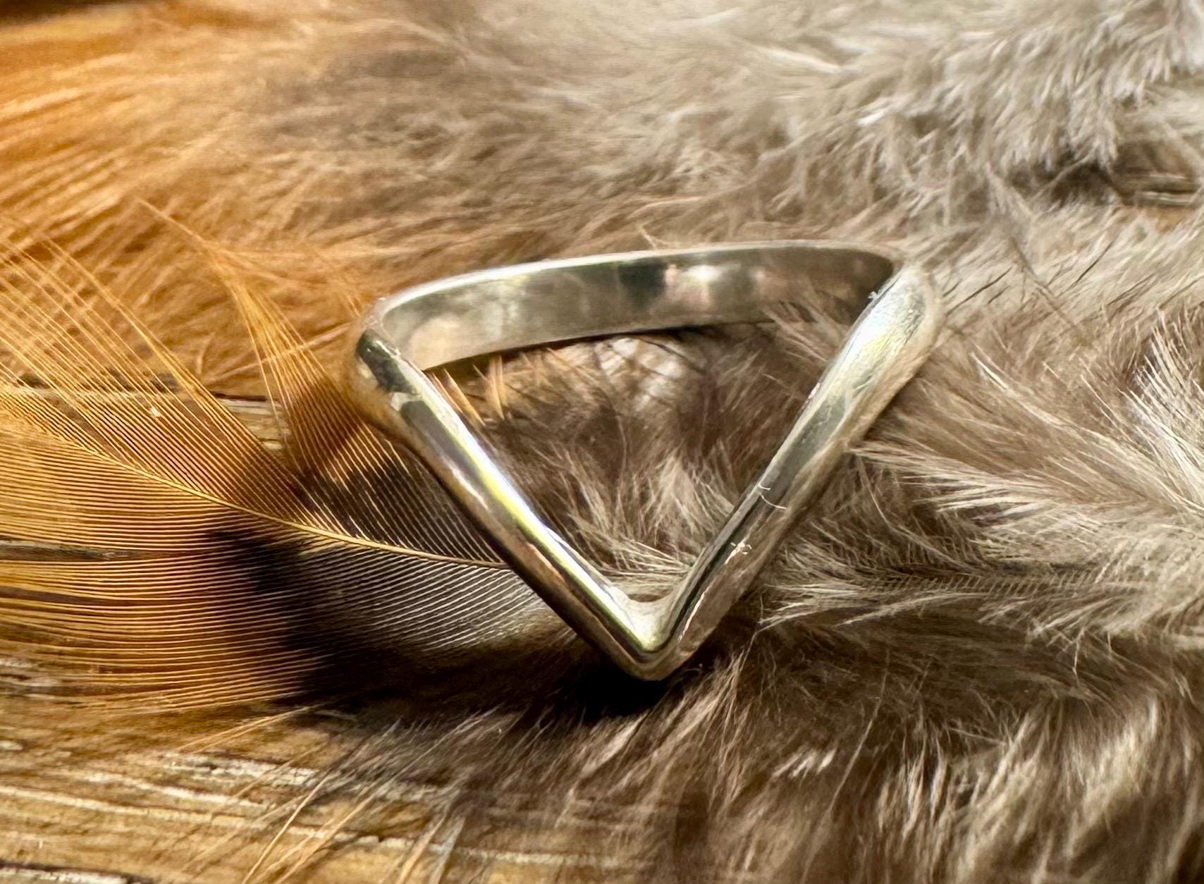 Chevron Ring, Wishbone Ring, Half Round Smooth Ring, Unique Ring for Her, Minimalist Jewelry, Stacking Ring, Thoughtful Gift