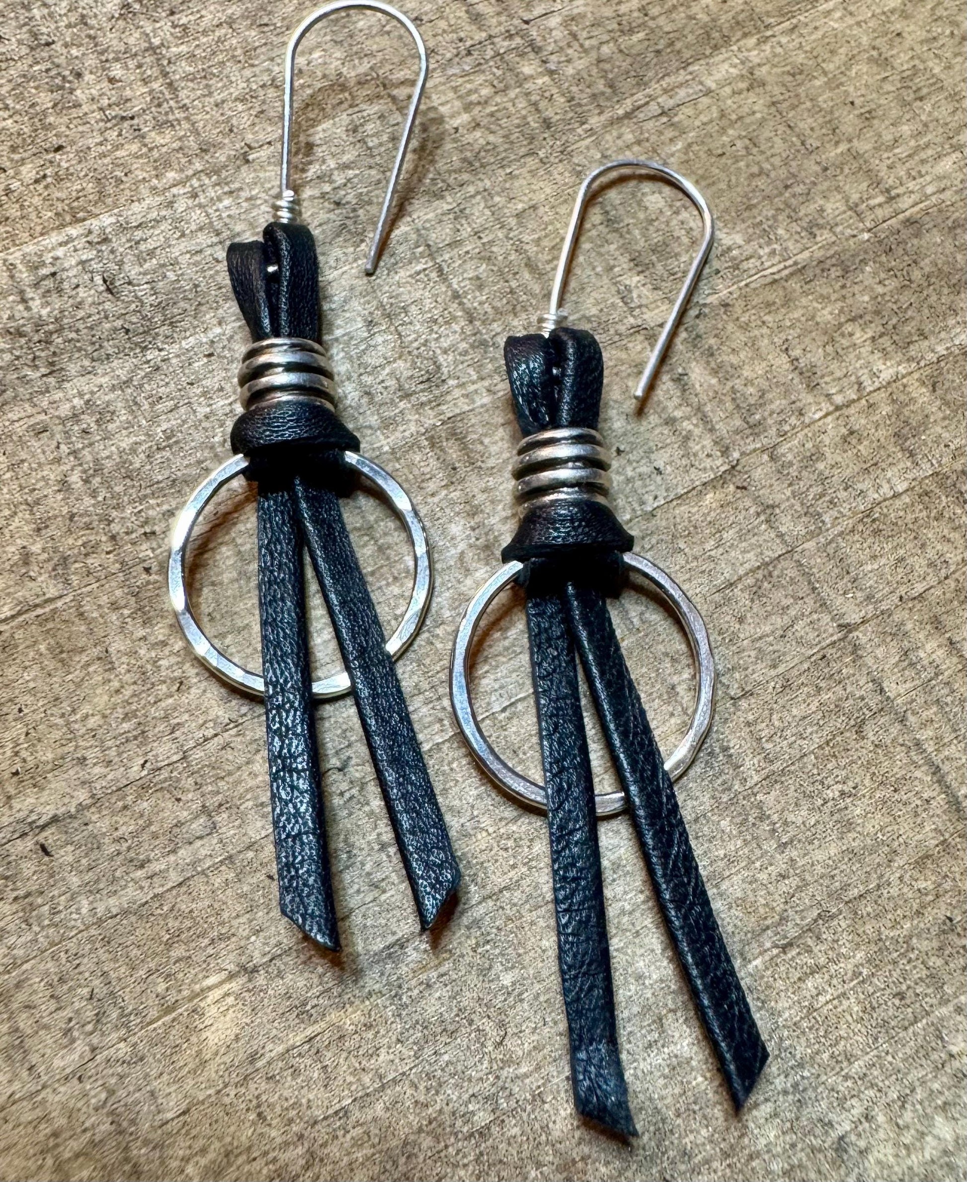 Sterling Silver Circle Leather Drop Earrings, Dangle Earrings, Minimalist Style, Women's Gift