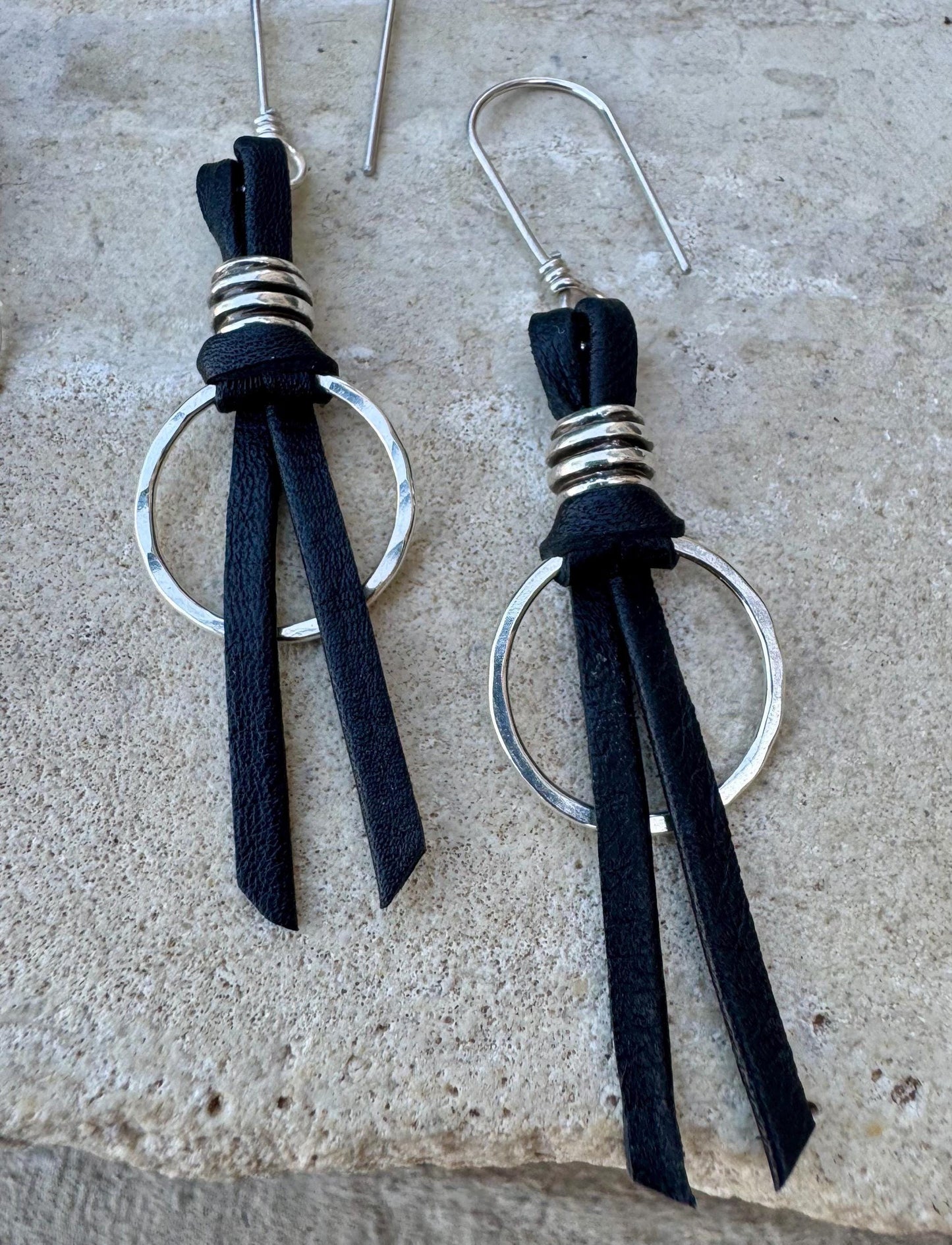 Sterling Silver Circle Leather Drop Earrings, Dangle Earrings, Minimalist Style, Women's Gift