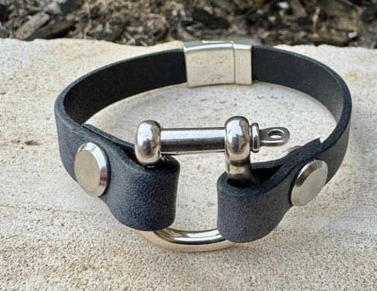 Genuine Leather Shackle Bracelet, Horse Clasp Magnet Closure, Leather Bracelet for Men, Equestrian Gift