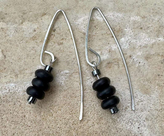 Black onyx and hematite V-shaped drop sterling silver earrings / black onyx earrings