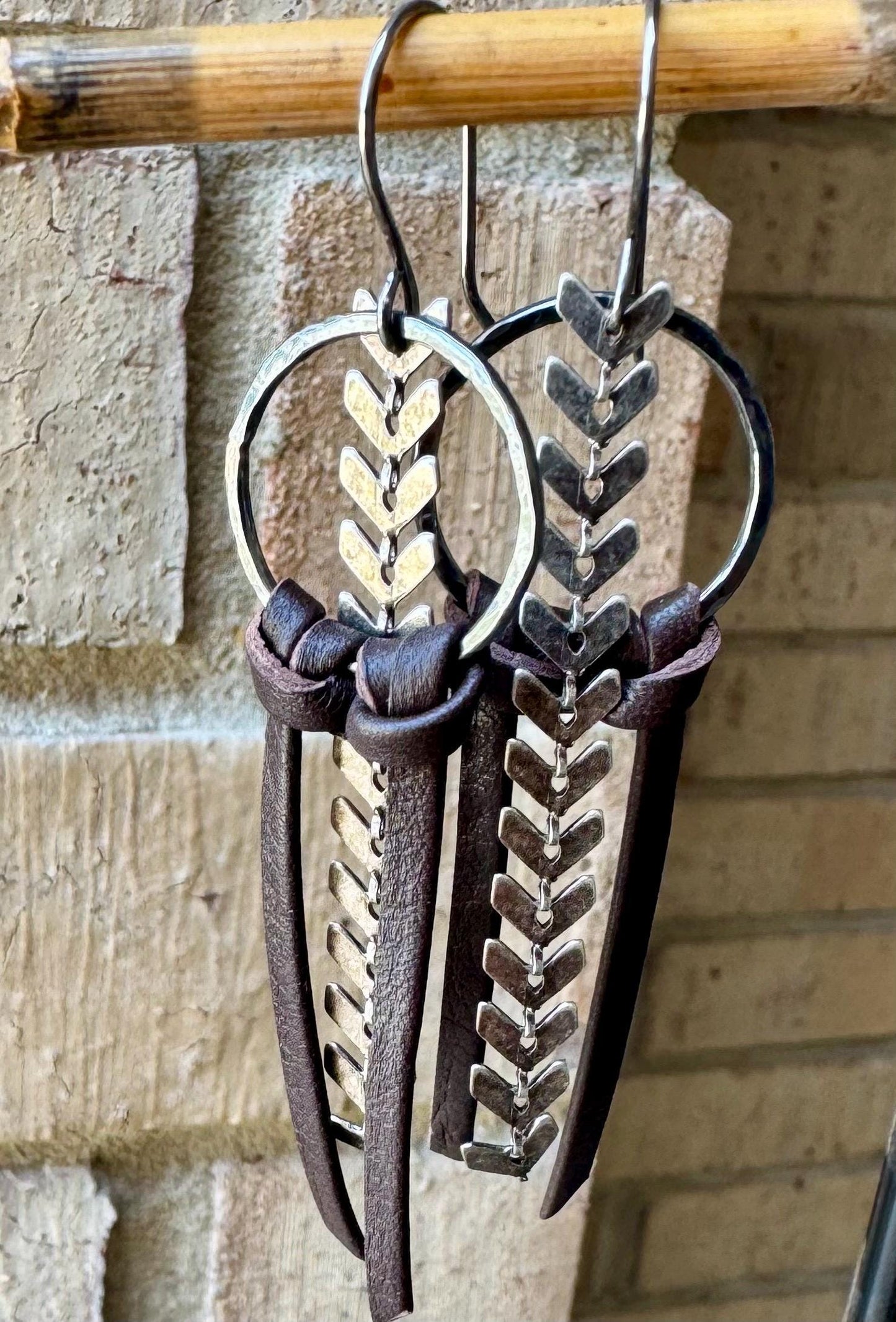 Leather earrings with chevron chain and sterling silver circle