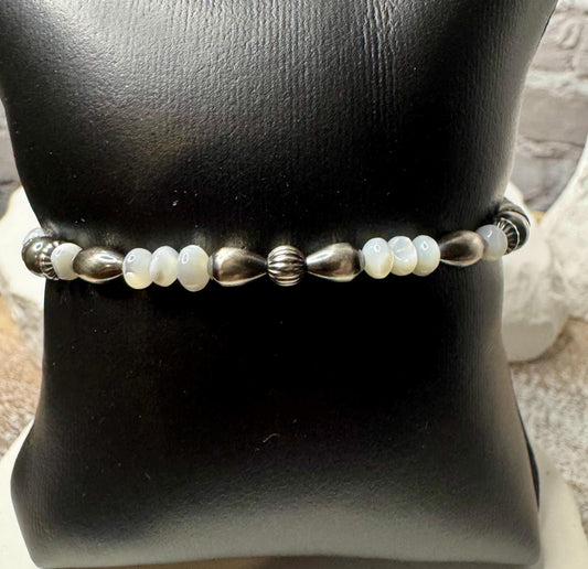 Navajo pearl bracelet with Mother of Pearl / sterling silver gemstone beaded bracelet