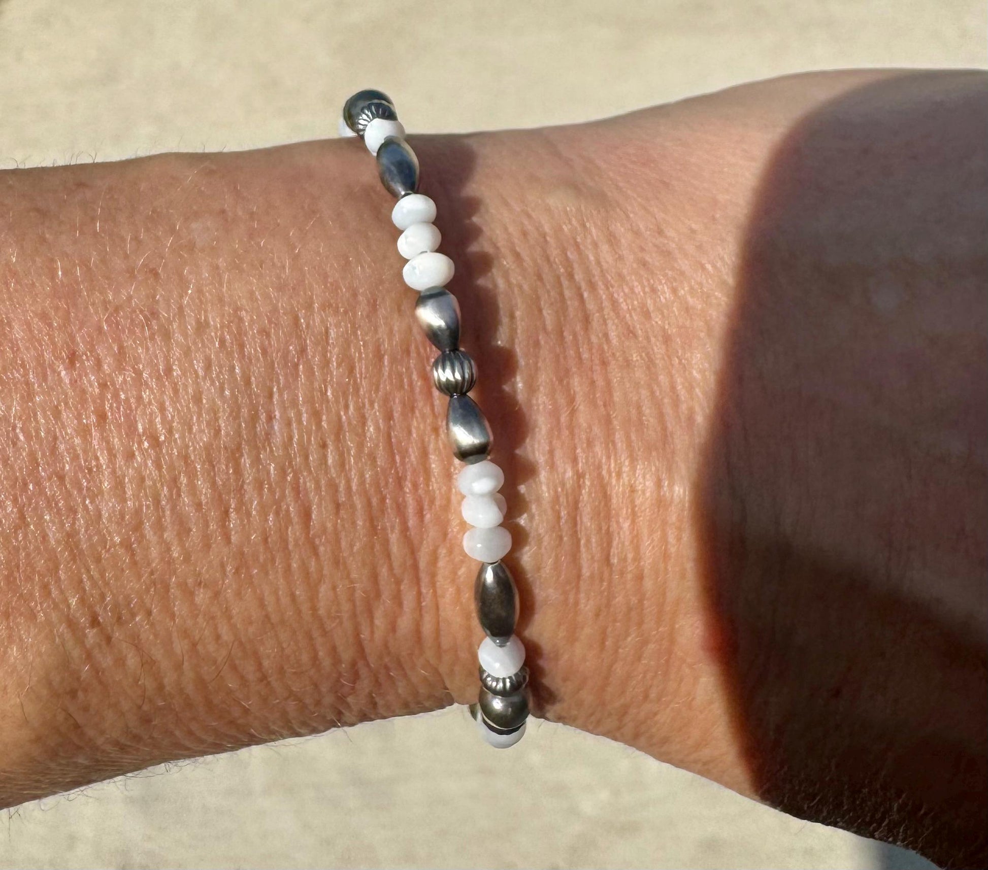 Navajo pearl bracelet with Mother of Pearl / sterling silver gemstone beaded bracelet