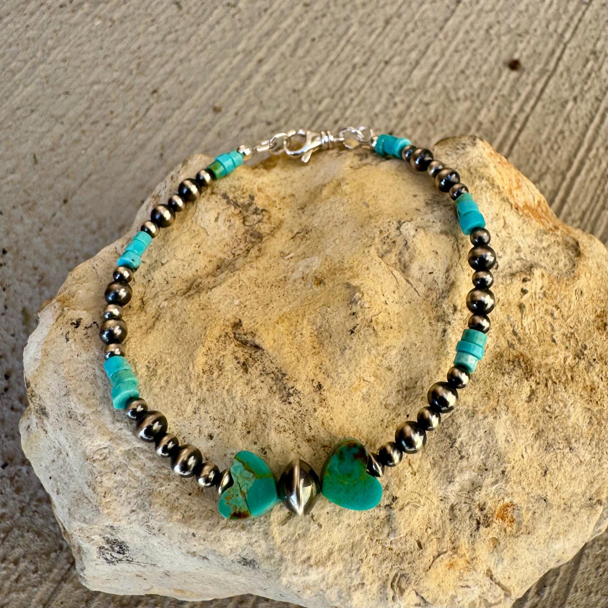 Navajo pearl bracelet with Kingman turquoise