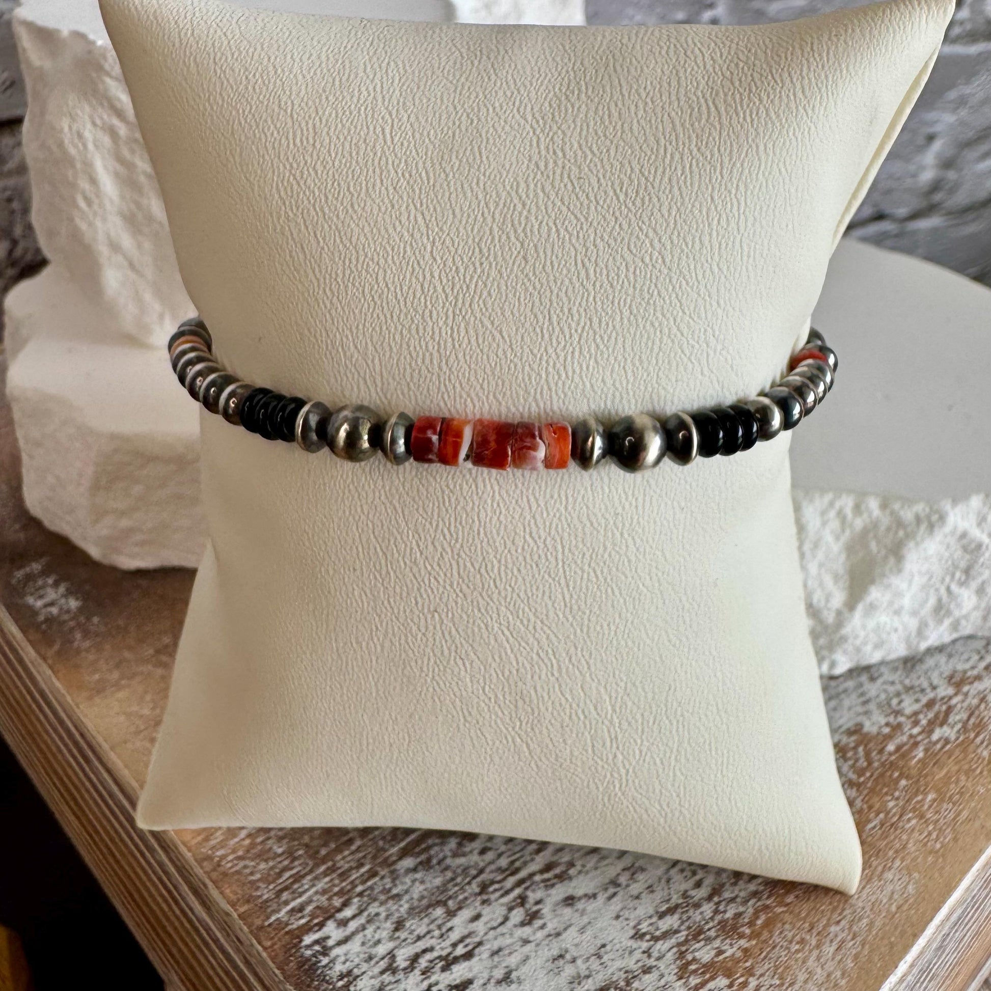 Navajo pearl bracelet with Onyx and Spiny Oyster/ sterling silver gemstone beaded bracelet