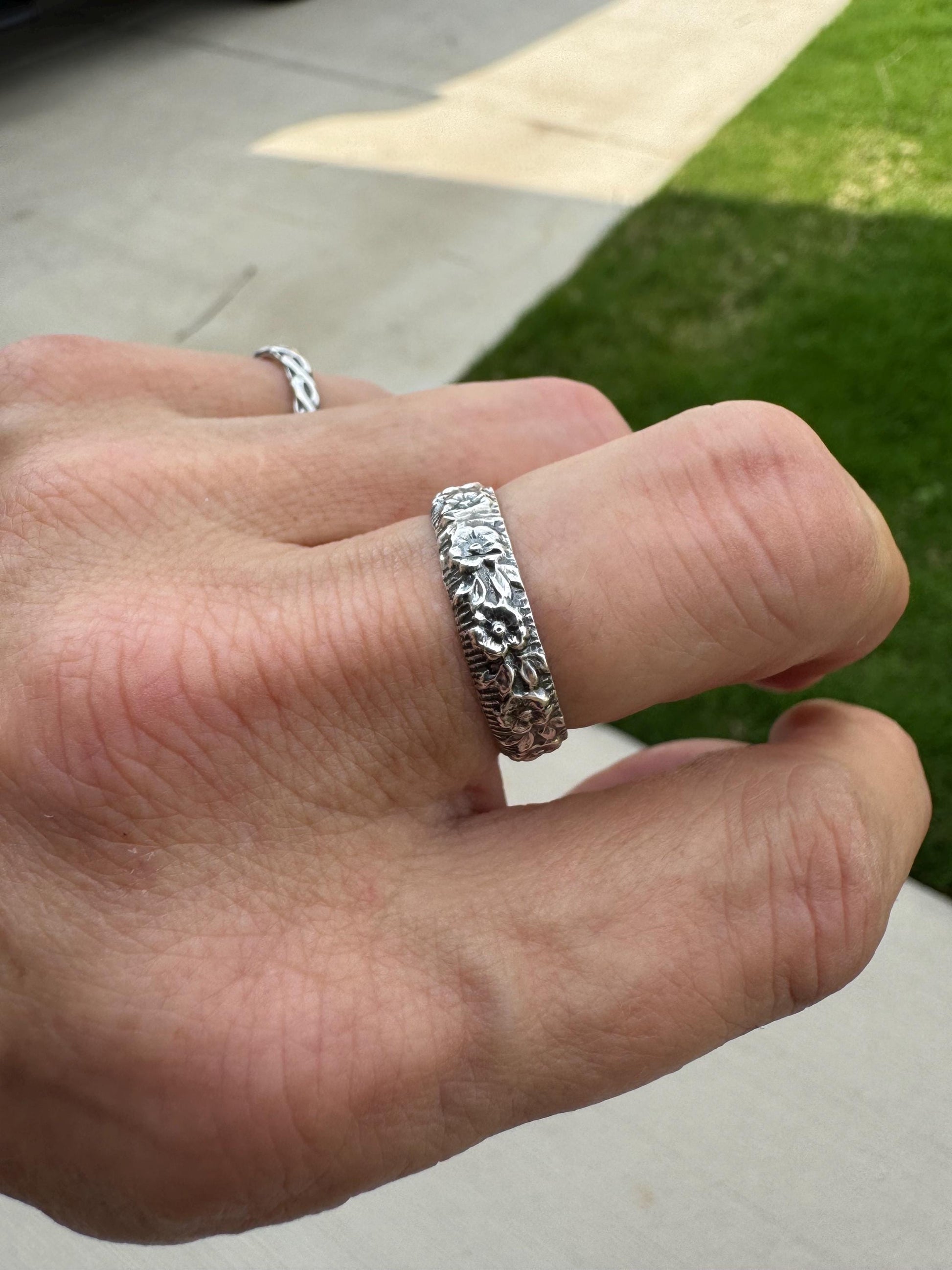 Sterling Silver Floral Ring Band, Handmade Ring, Nature Inspired Jewelry, Flower Ring, Sterling Silver Ring, Elegant Gift, Botanical Ring