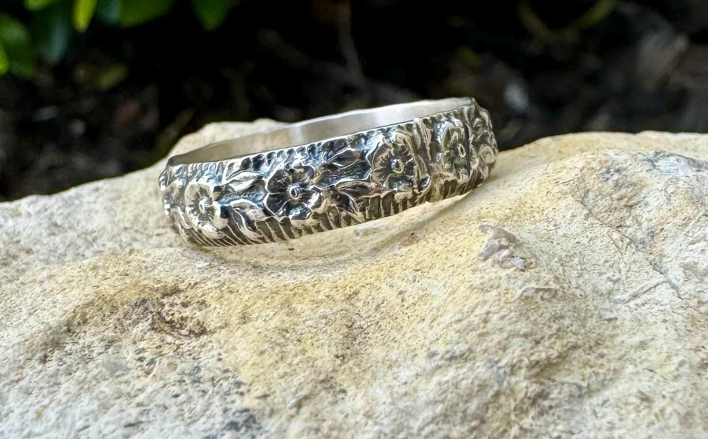 Sterling Silver Floral Ring Band, Handmade Ring, Nature Inspired Jewelry, Flower Ring, Sterling Silver Ring, Elegant Gift, Botanical Ring
