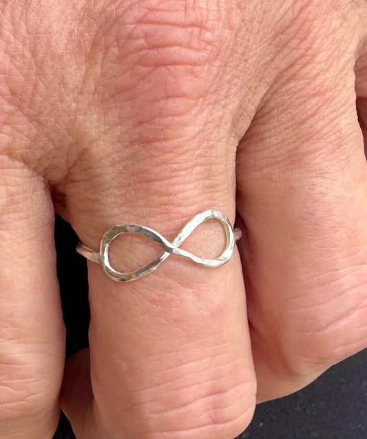 Infinity ring / 925 sterling silver handmade hammered infinity ring
