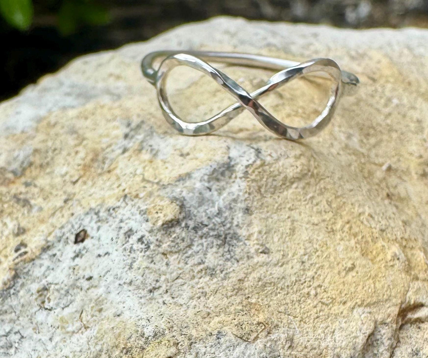 Infinity ring / 925 sterling silver handmade hammered infinity ring