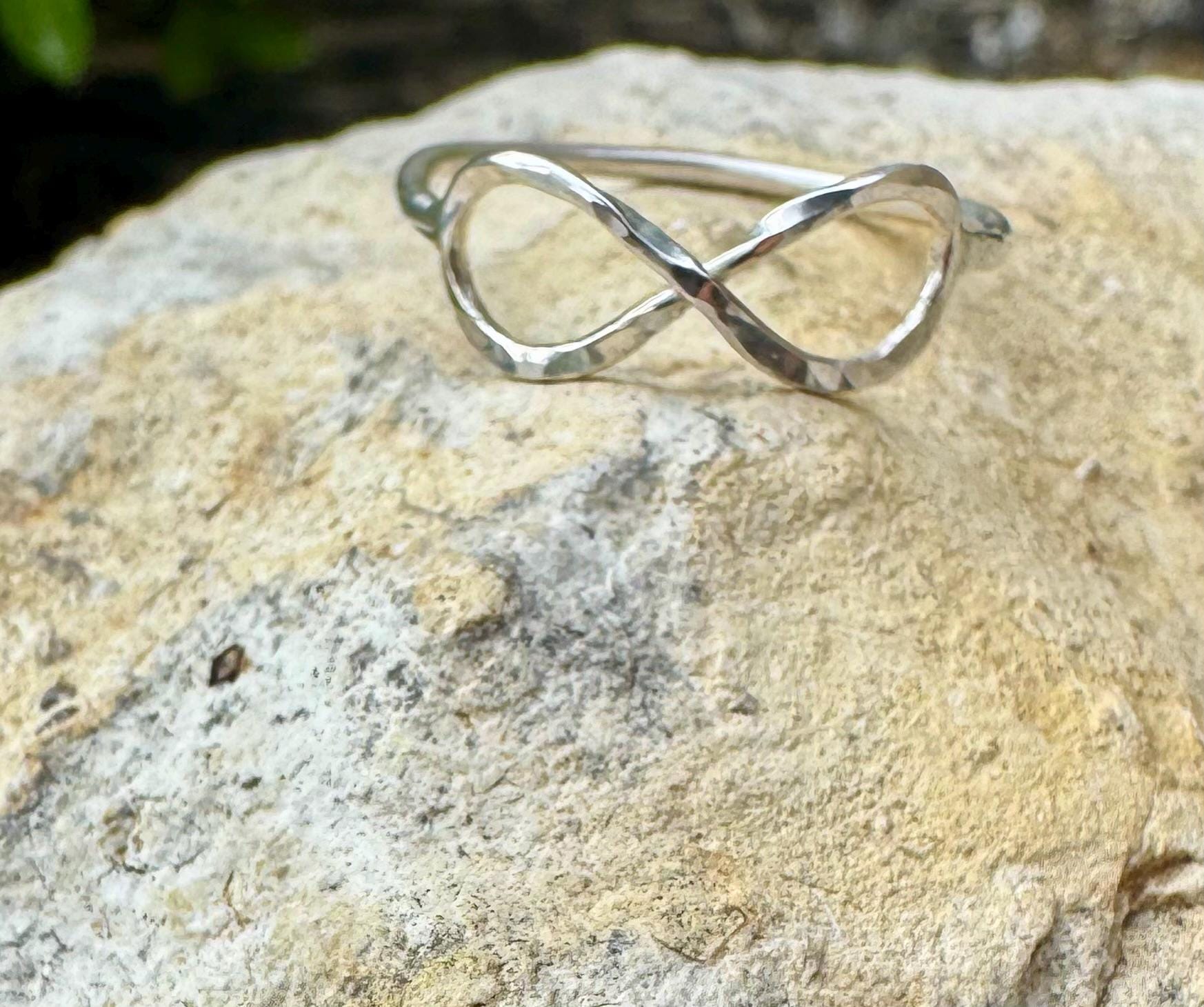 Infinity ring / 925 sterling silver handmade hammered infinity ring