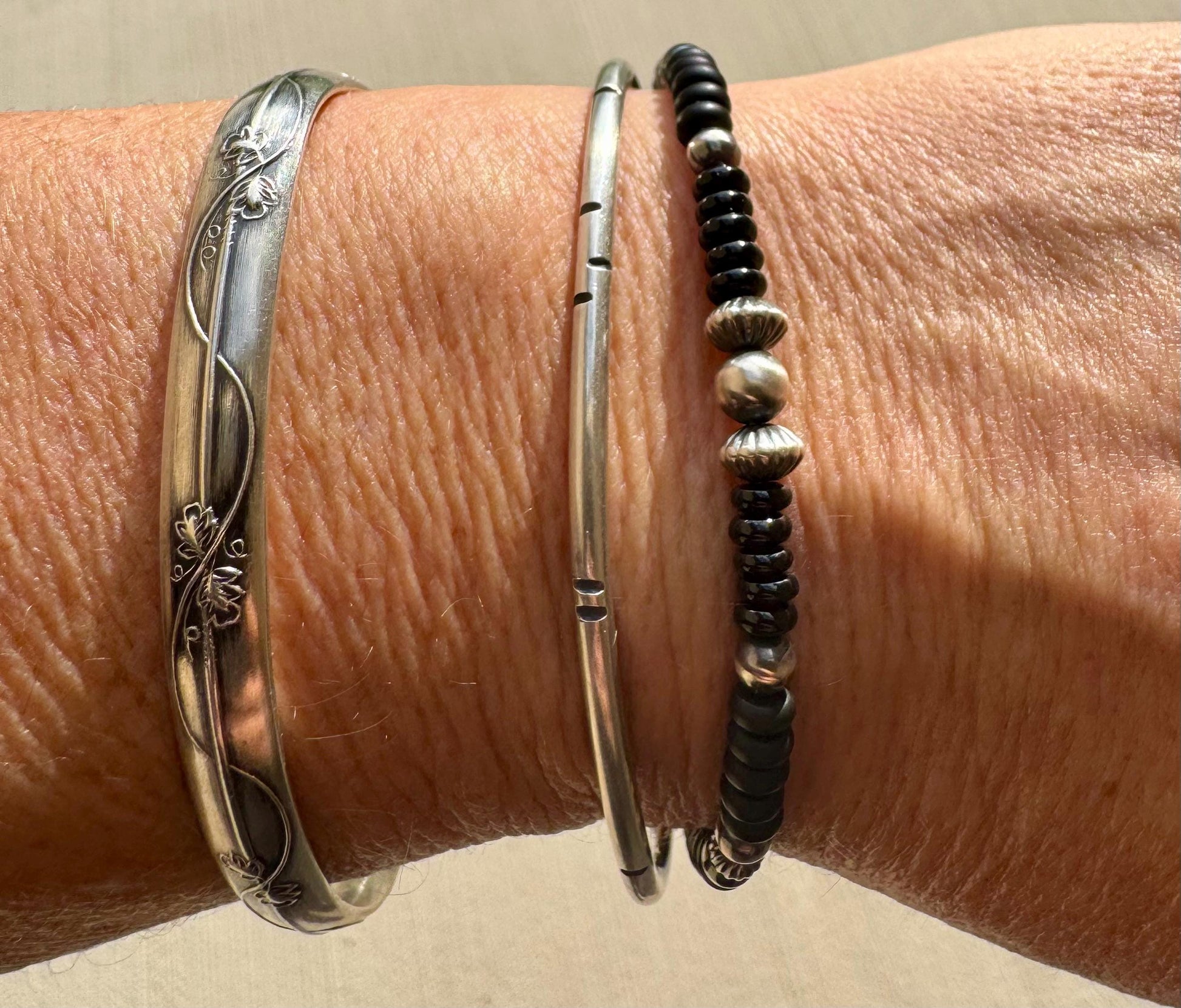 Navajo Pearl Bracelet with Black Onyx / sterling silver beaded gemstone bracelet
