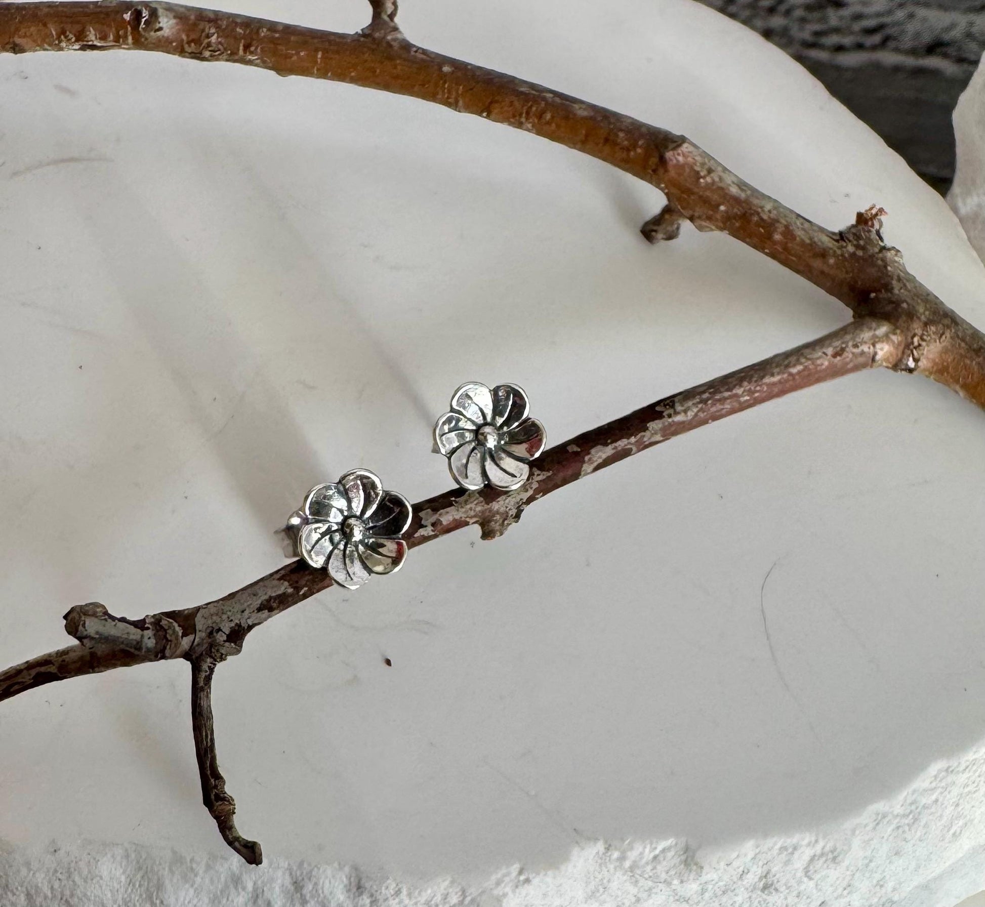 Flower sterling silver post earrings