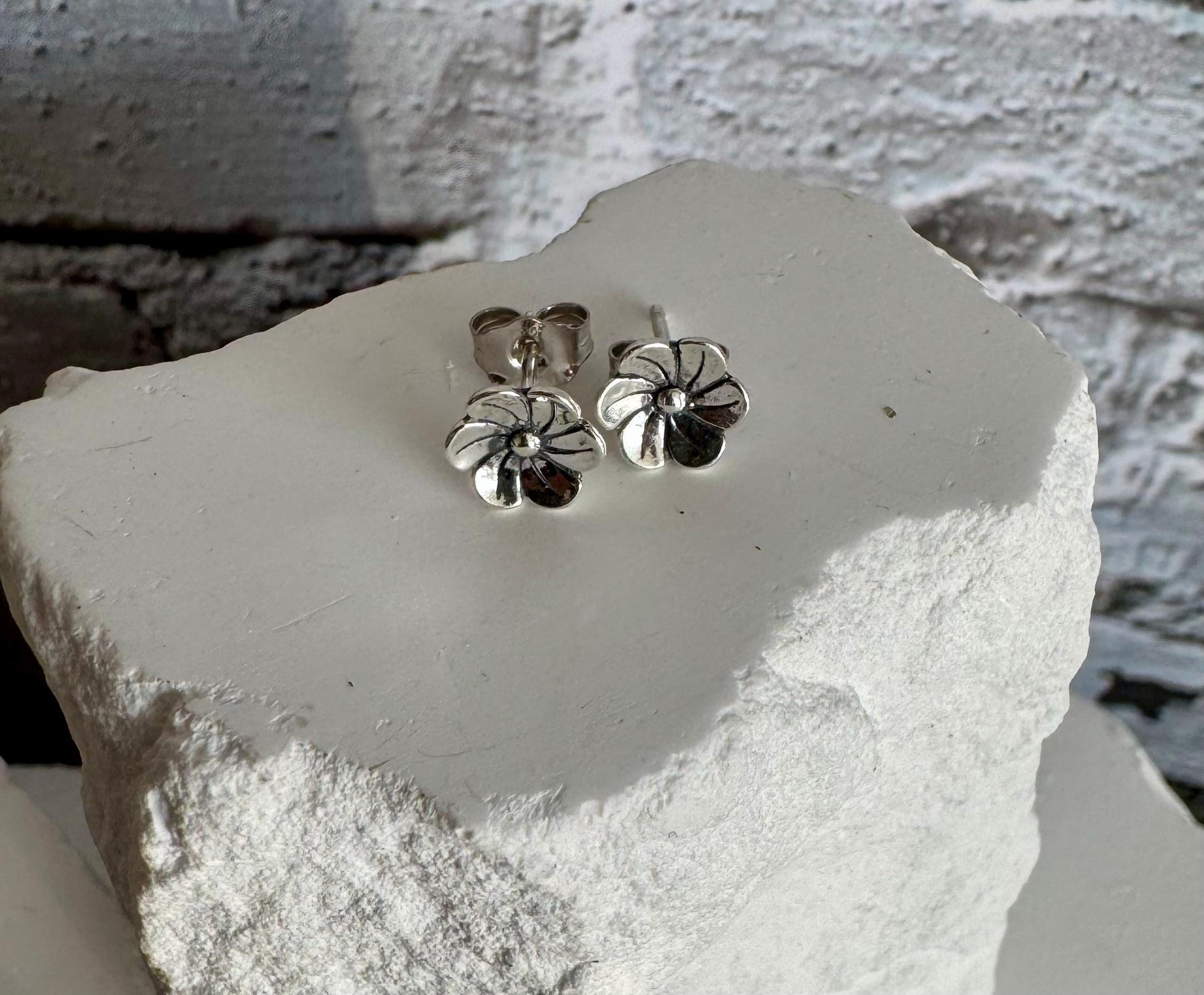 Flower sterling silver post earrings