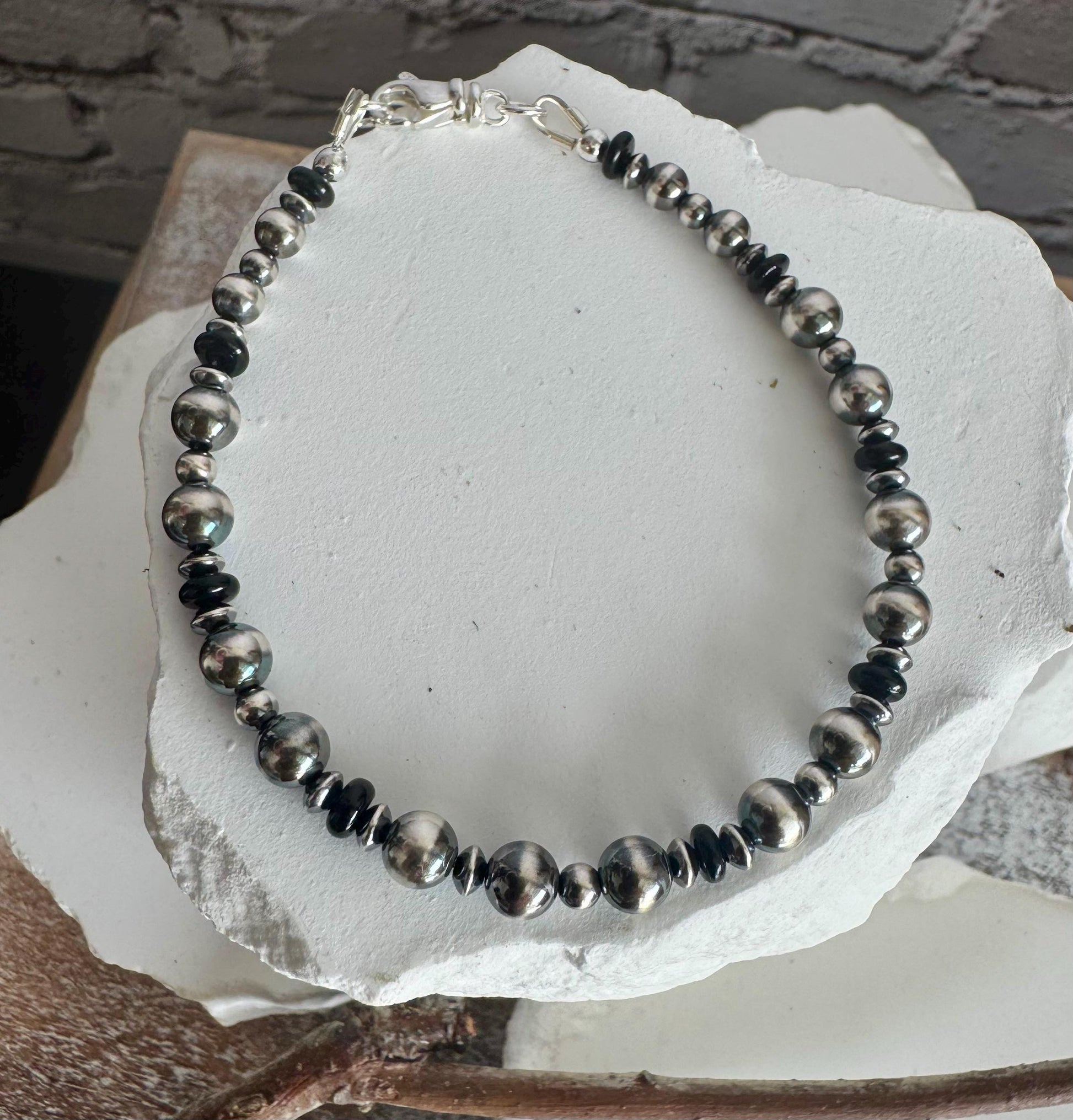 Navajo Pearl Bracelet with black onyx / sterling silver gemstone beaded bracelet