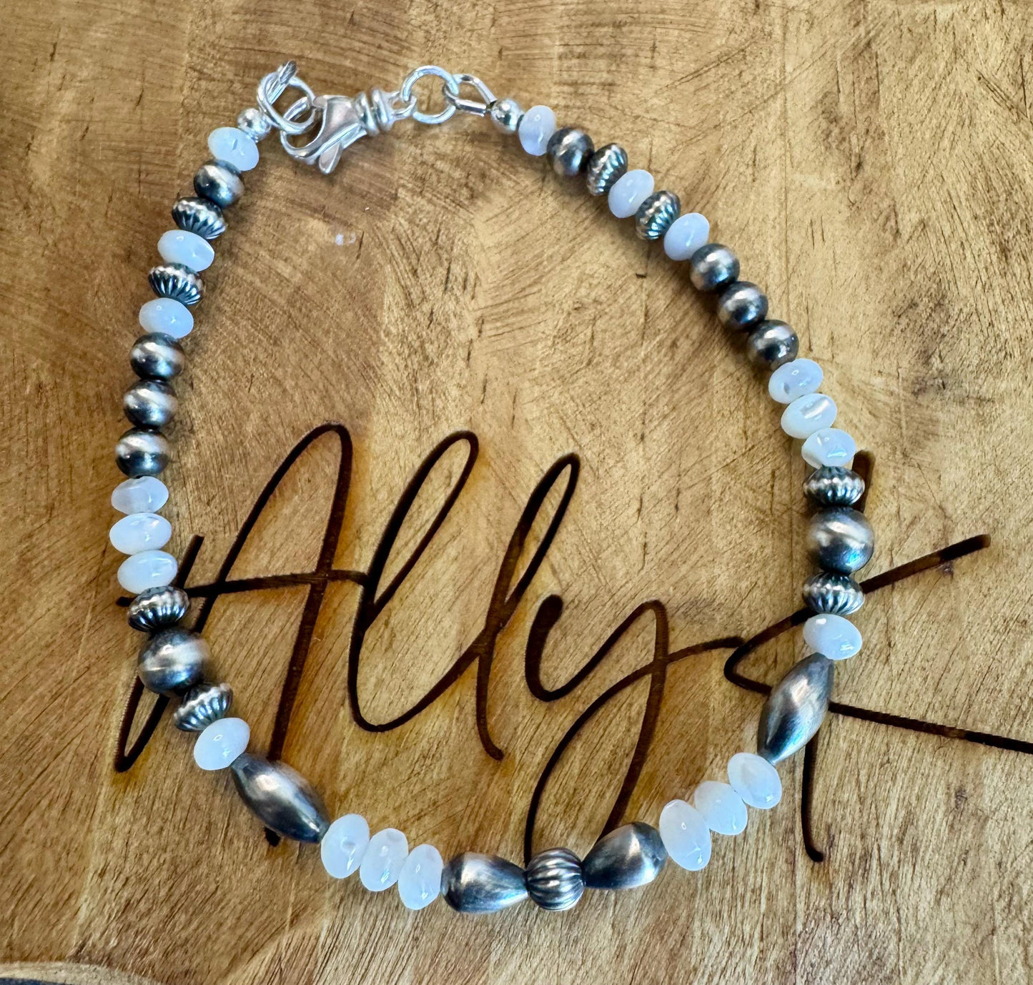 Navajo pearl bracelet with Mother of Pearl / sterling silver gemstone beaded bracelet