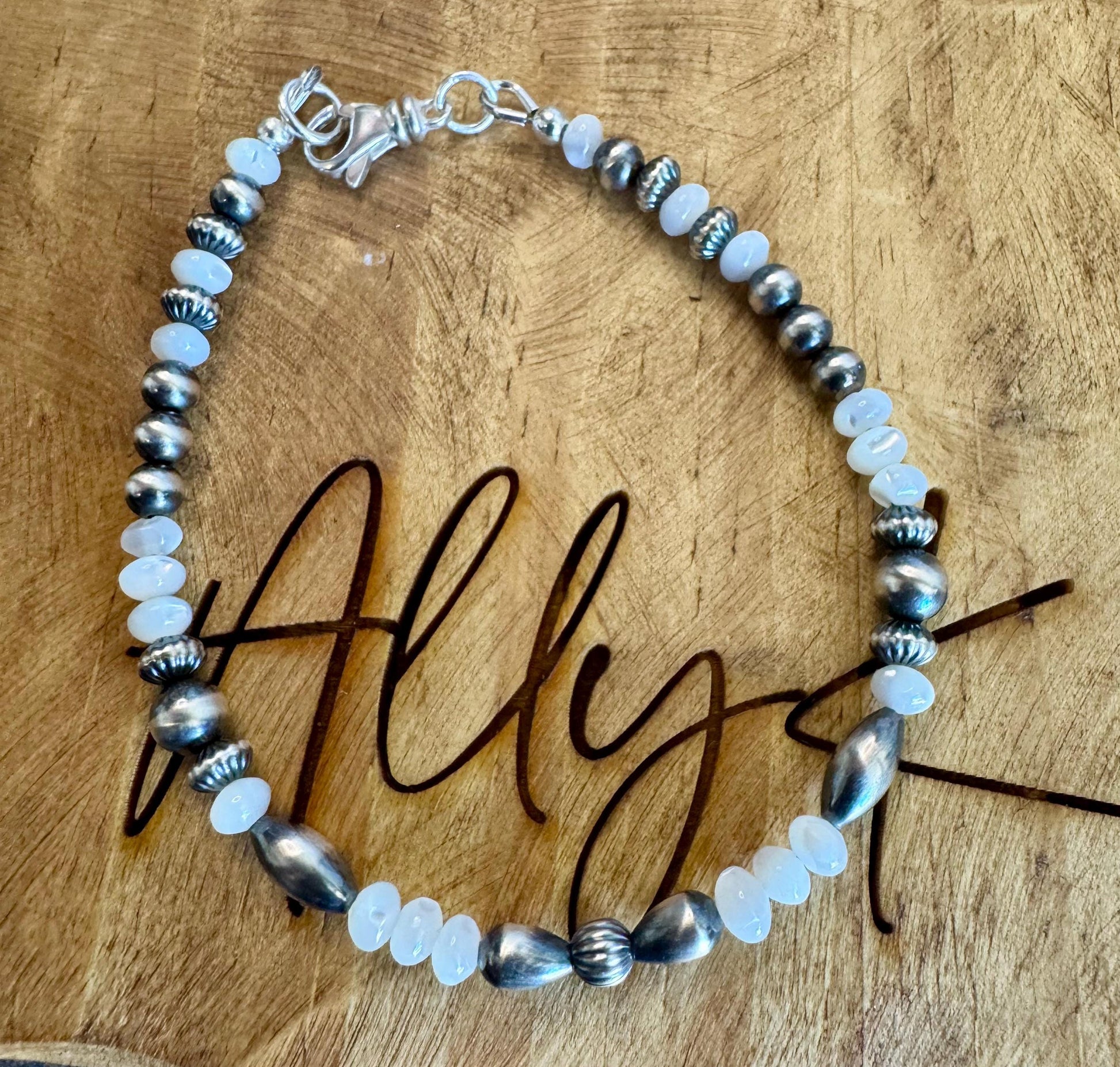 Navajo pearl bracelet with Mother of Pearl / sterling silver gemstone beaded bracelet