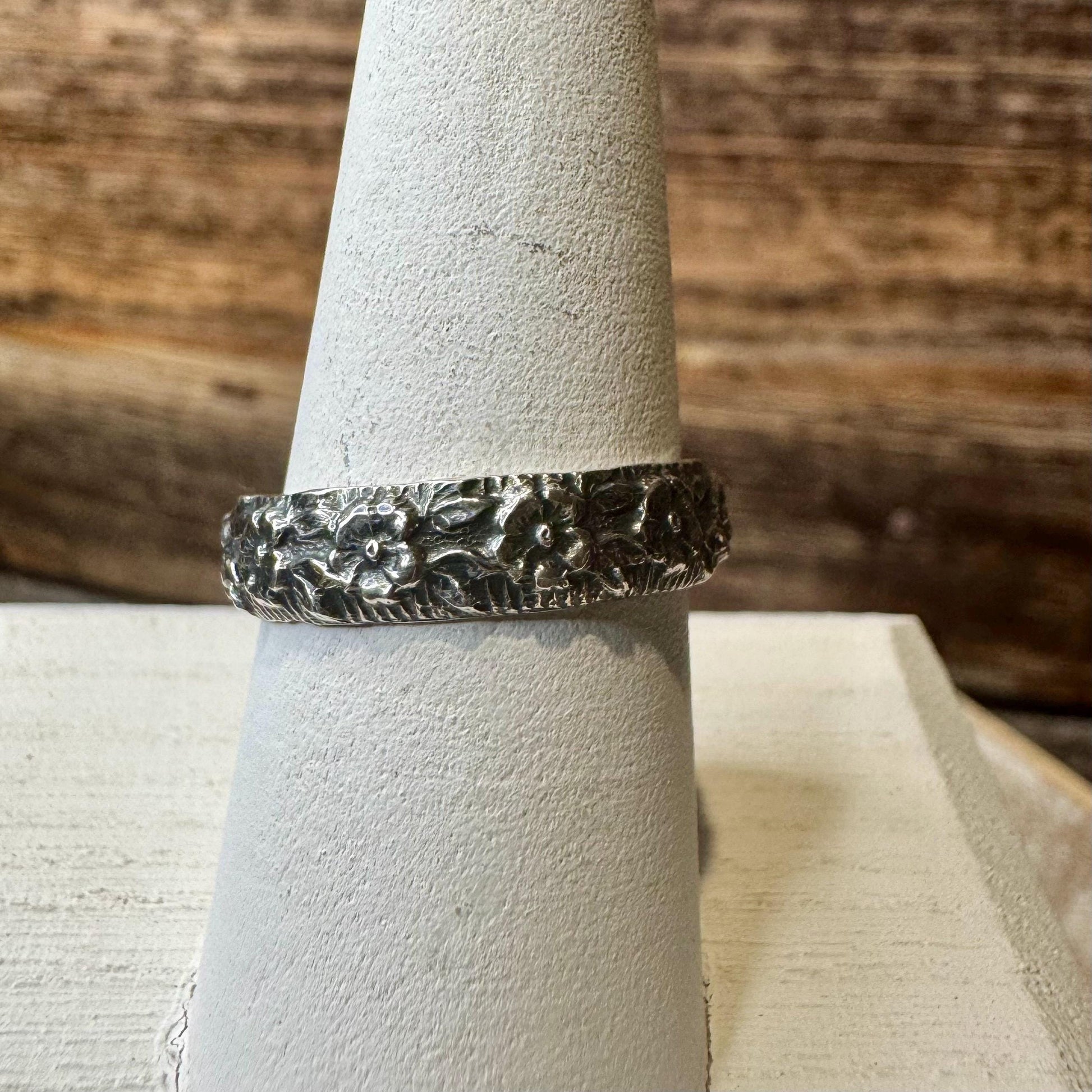Sterling Silver Floral Ring Band, Handmade Ring, Nature Inspired Jewelry, Flower Ring, Sterling Silver Ring, Elegant Gift, Botanical Ring