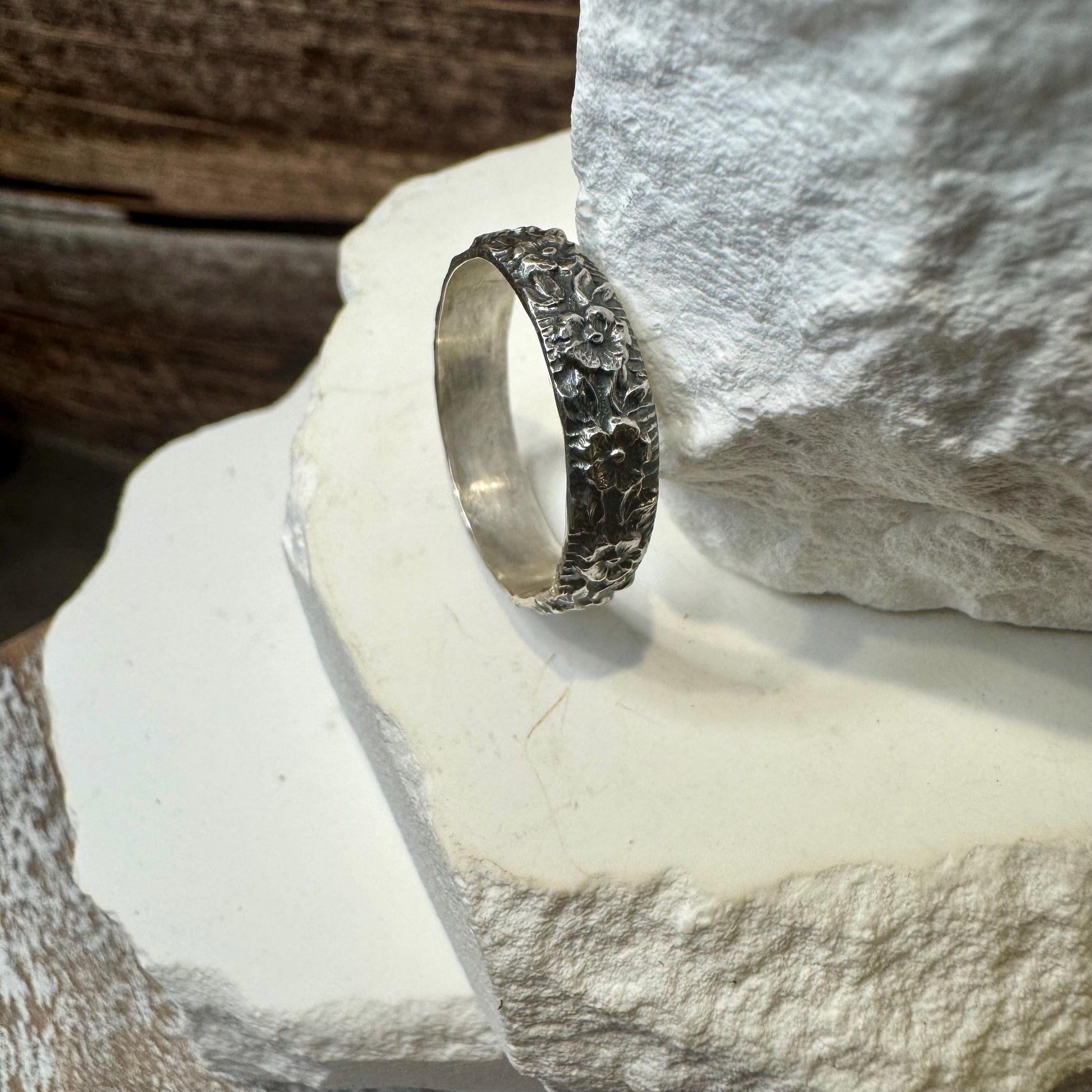Sterling Silver Floral Ring Band, Handmade Ring, Nature Inspired Jewelry, Flower Ring, Sterling Silver Ring, Elegant Gift, Botanical Ring