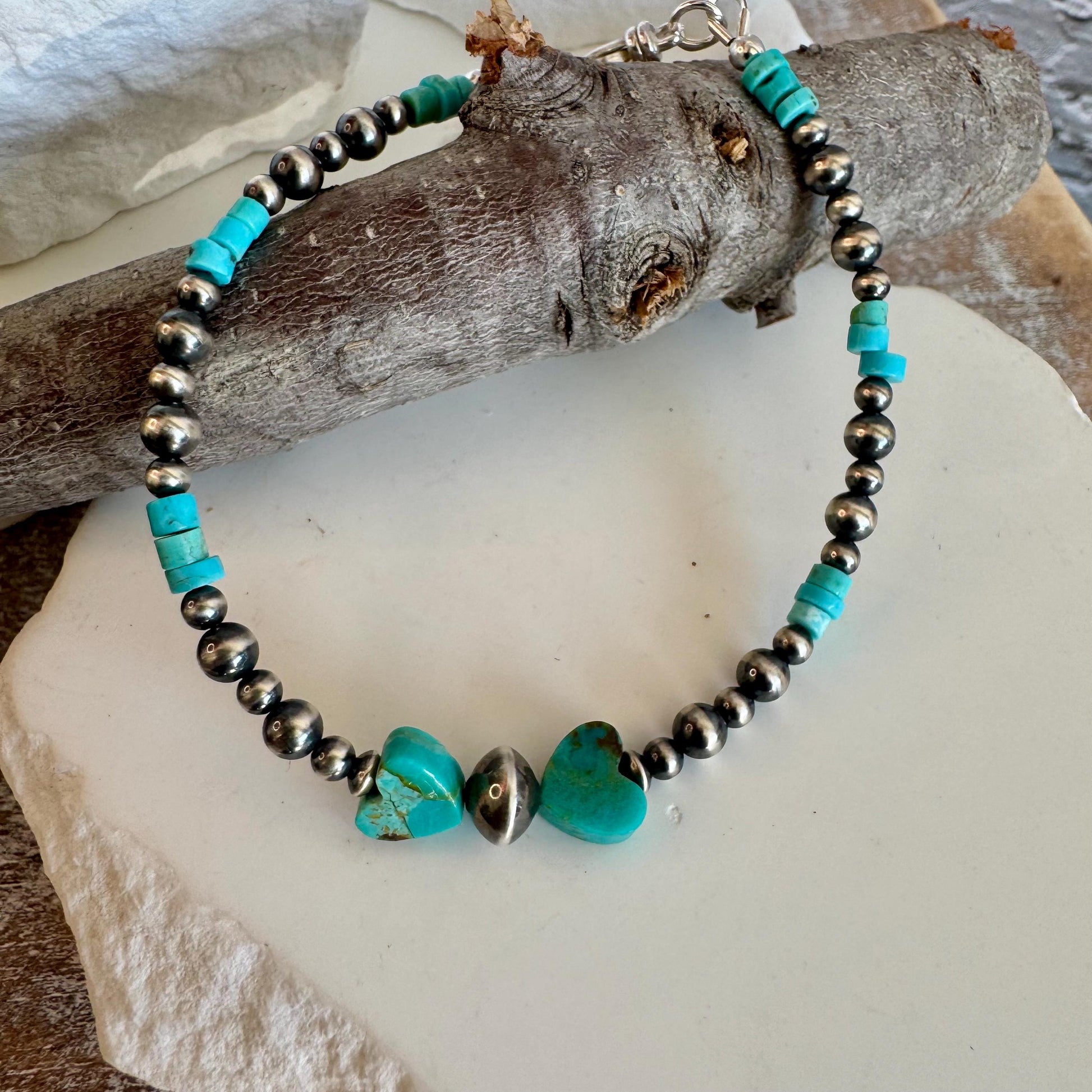 Navajo pearl bracelet with Kingman turquoise