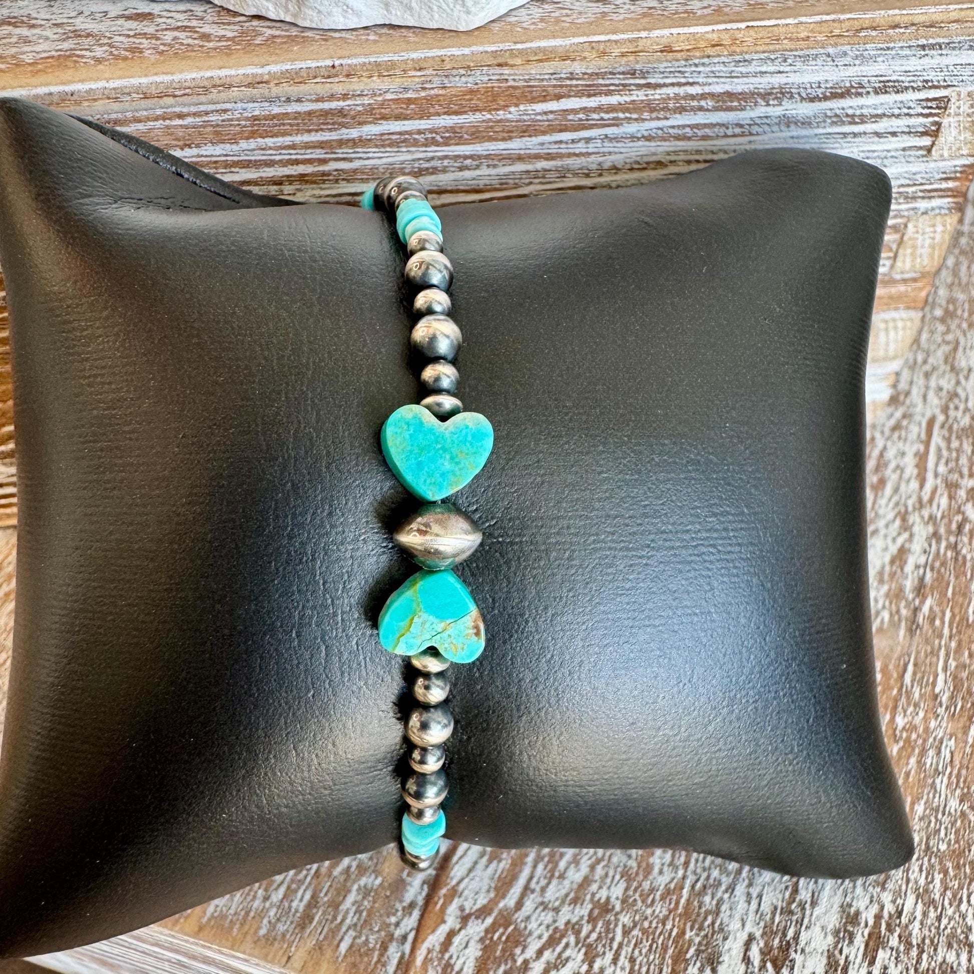 Navajo pearl bracelet with Kingman turquoise
