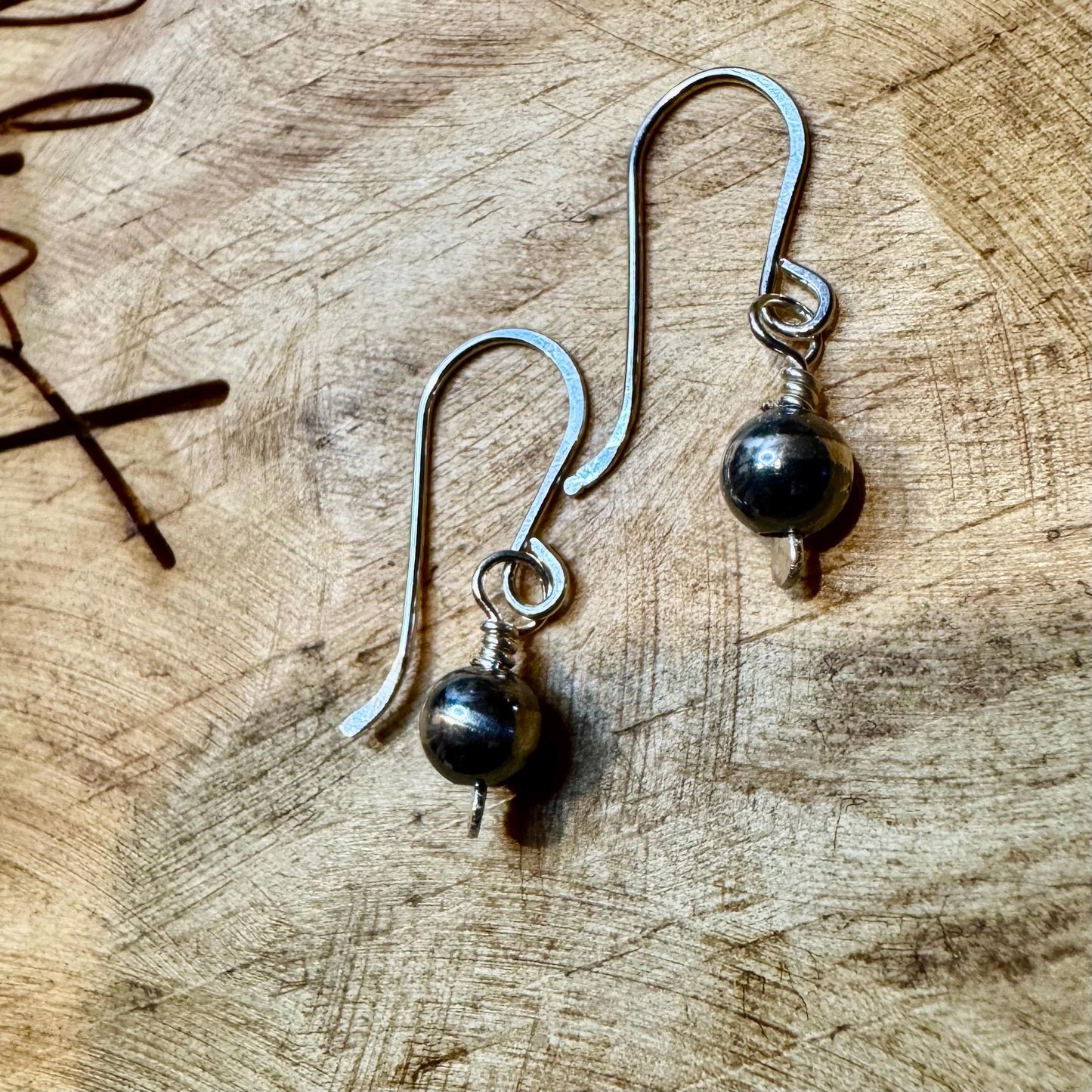 Dainty Navajo pearl drop / dangle sterling silver earrings