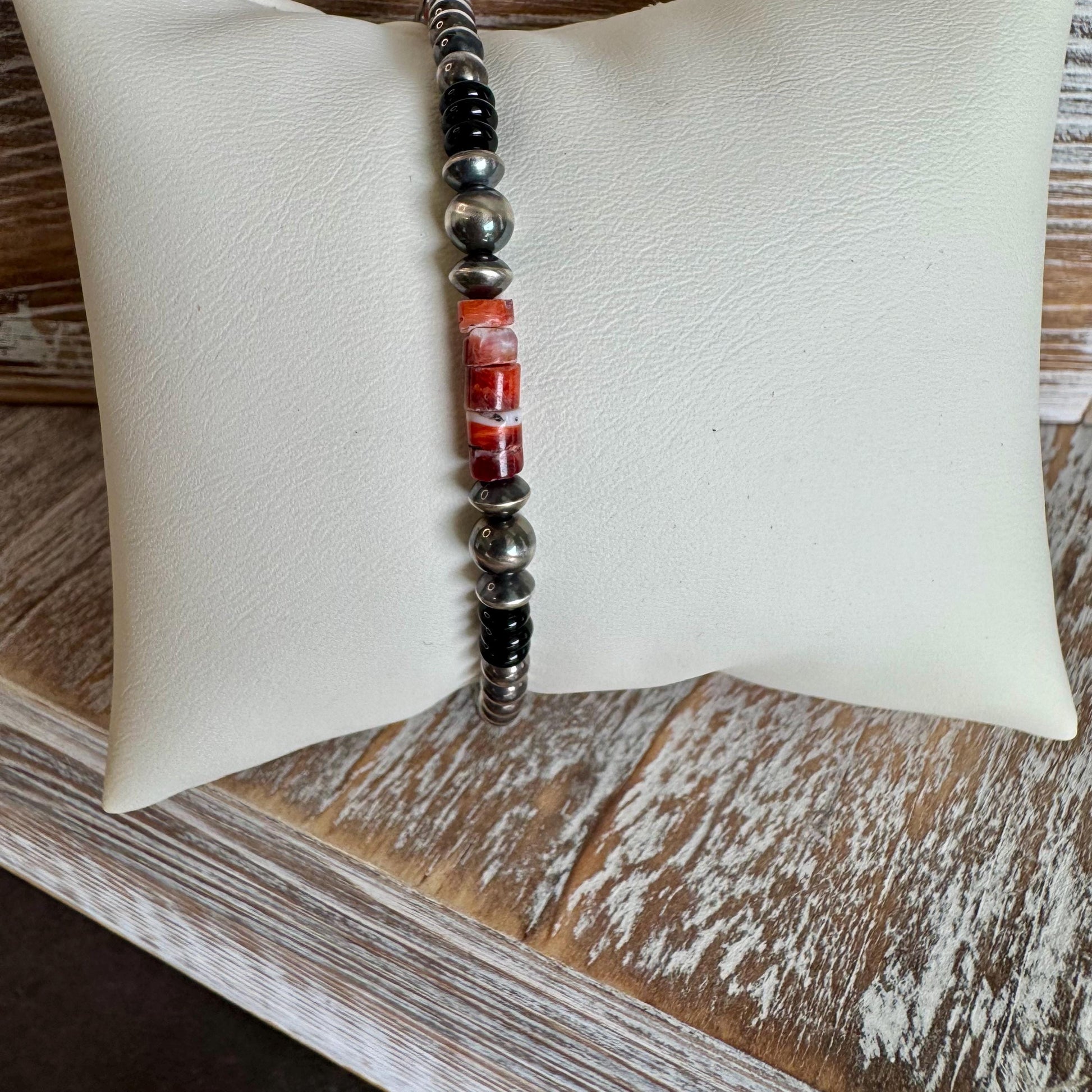 Navajo pearl bracelet with Onyx and Spiny Oyster/ sterling silver gemstone beaded bracelet