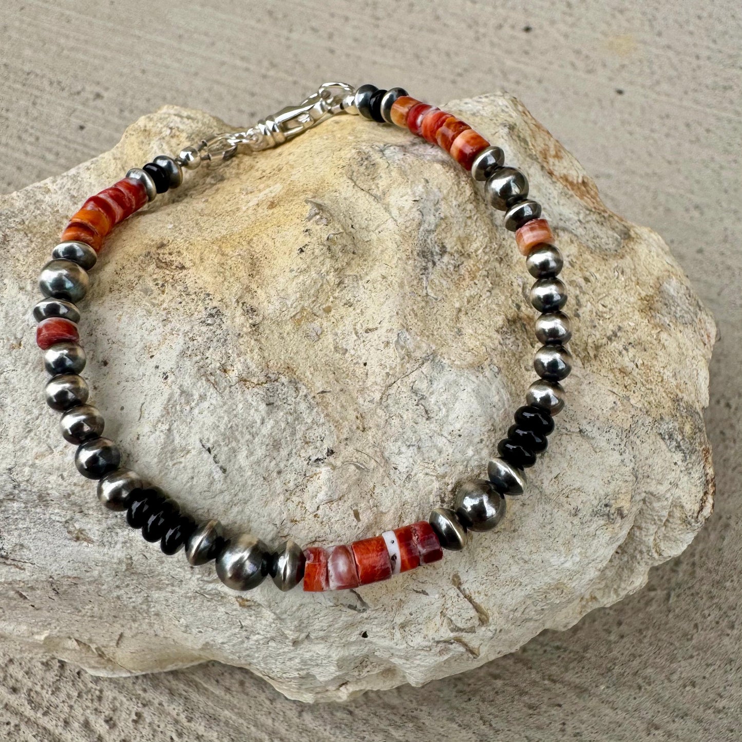 Navajo pearl bracelet with Onyx and Spiny Oyster/ sterling silver gemstone beaded bracelet