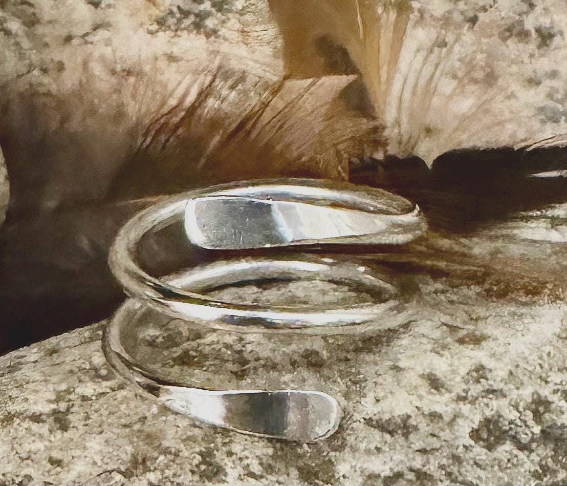 Double Coil Bypass Ring, Stylish Thumb Ring, Coil Ring, Modern Bypass Jewelry, Gift for Her, Unique Design