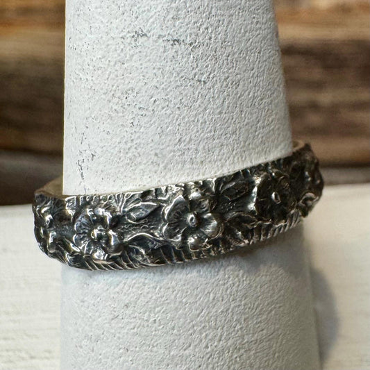 Sterling Silver Floral Ring Band, Handmade Ring, Nature Inspired Jewelry, Flower Ring, Sterling Silver Ring, Elegant Gift, Botanical Ring
