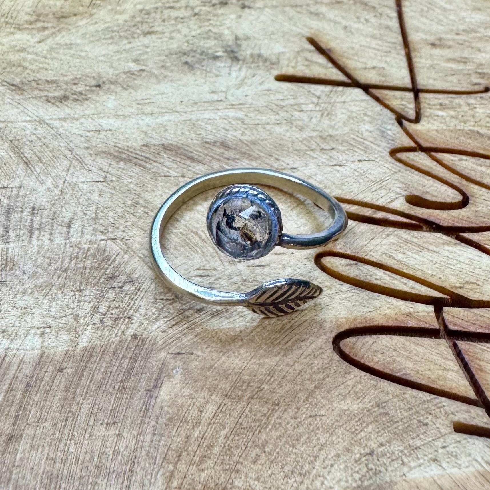 Sterling Silver Open Bezel Black Herkimer Gemstone Ring, Adjustable Leaf Accent Ring, Gemstone Jewelry, Gift for Her