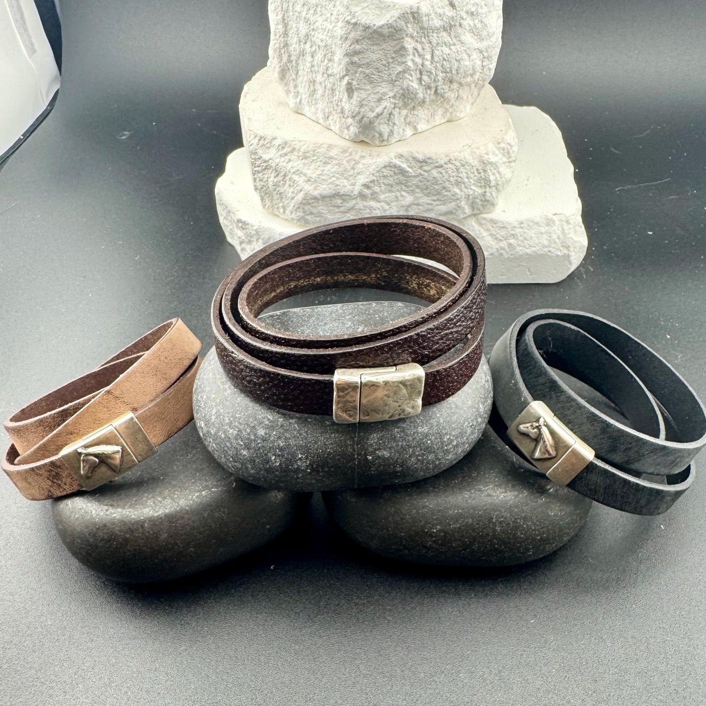 Genuine Leather Wrap Bracelet, Horse Clasp Magnet, Horse Lover Gift, Women's Leather Bracelet, Equestrian Jewelry