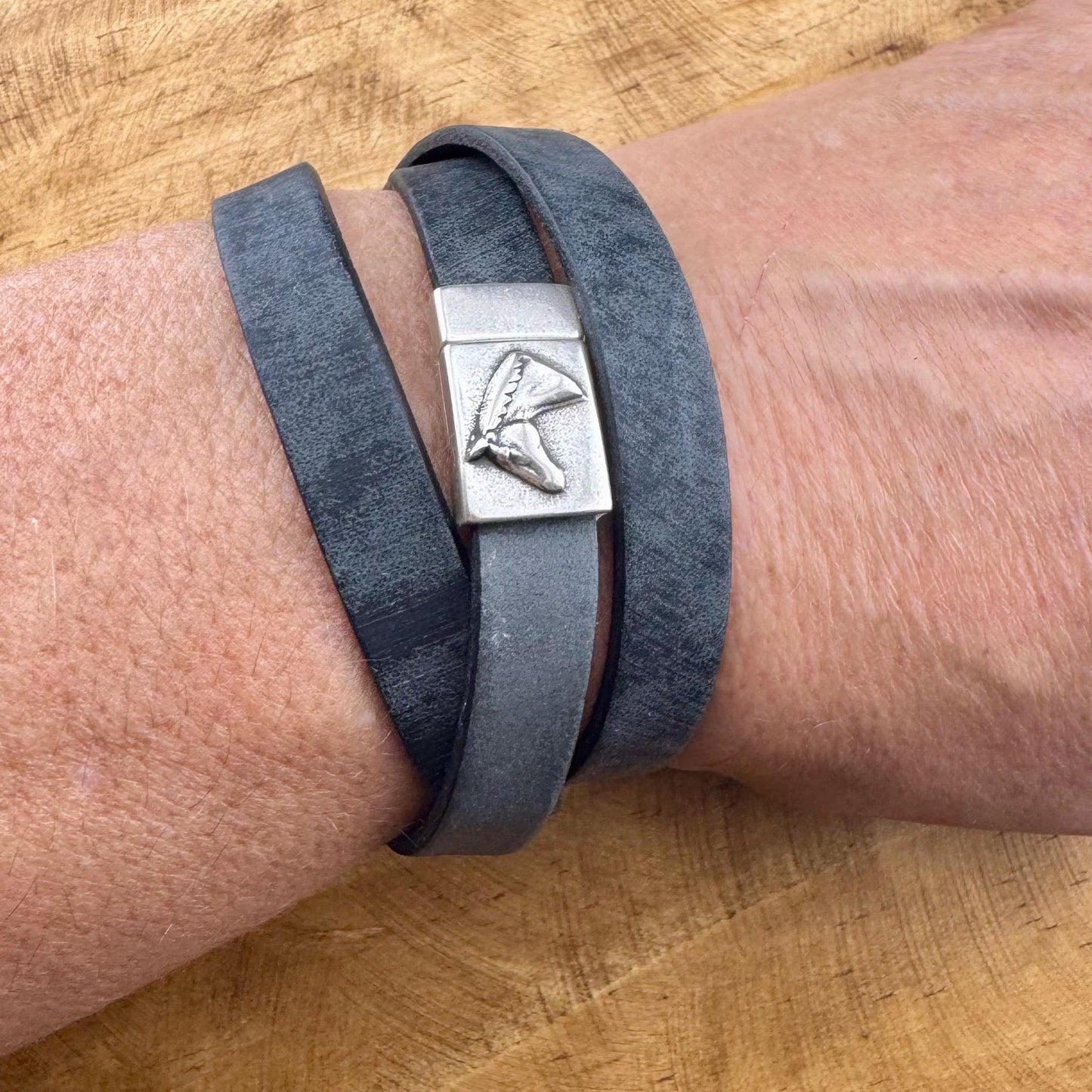 Genuine Leather Wrap Bracelet, Horse Clasp Magnet, Horse Lover Gift, Women's Leather Bracelet, Equestrian Jewelry