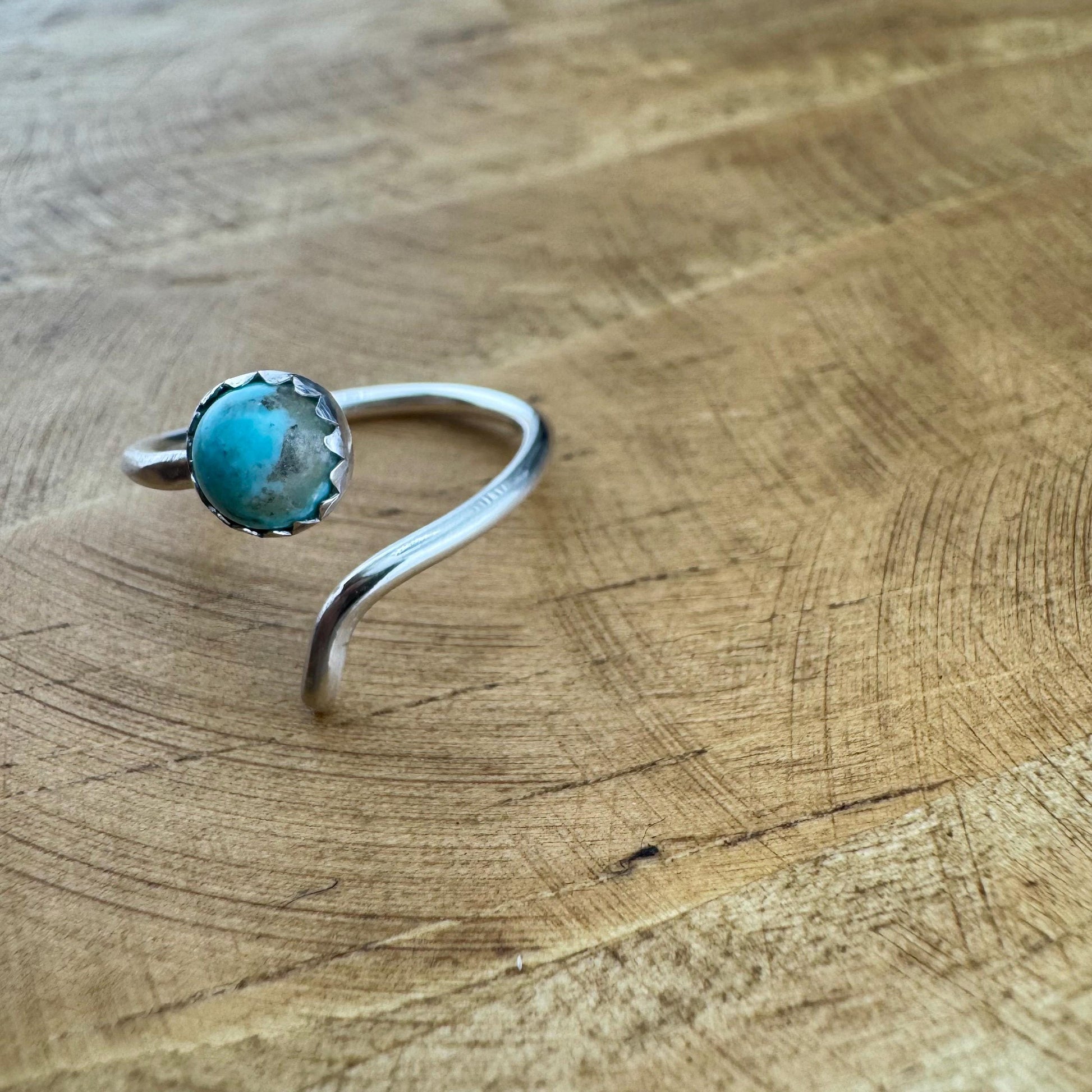 Sterling Silver Open Serrated Bezel Kingman Turquoise Gemstone Ring, Handmade Adjustable Accent Ring, Turquoise Jewelry