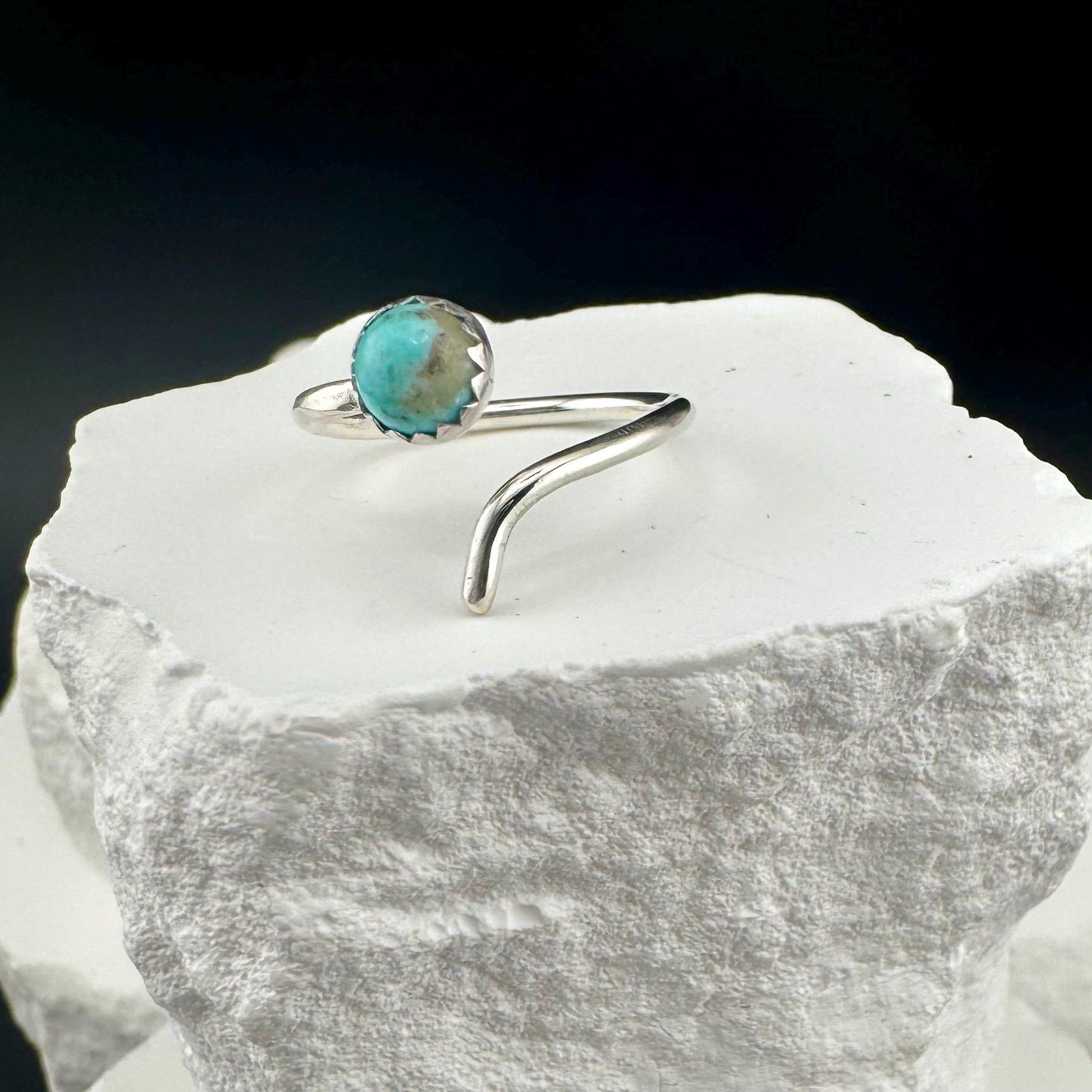 Sterling Silver Open Serrated Bezel Kingman Turquoise Gemstone Ring, Handmade Adjustable Accent Ring, Turquoise Jewelry