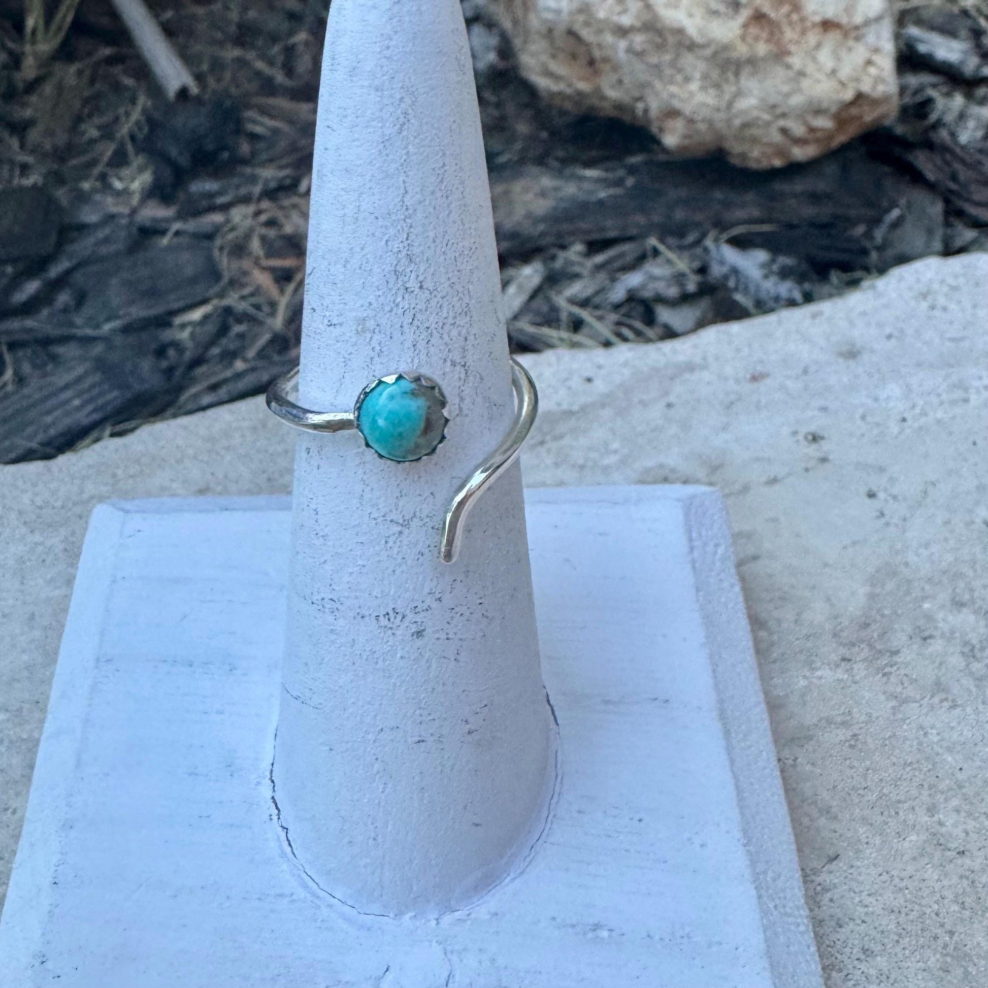 Sterling Silver Open Serrated Bezel Kingman Turquoise Gemstone Ring, Handmade Adjustable Accent Ring, Turquoise Jewelry