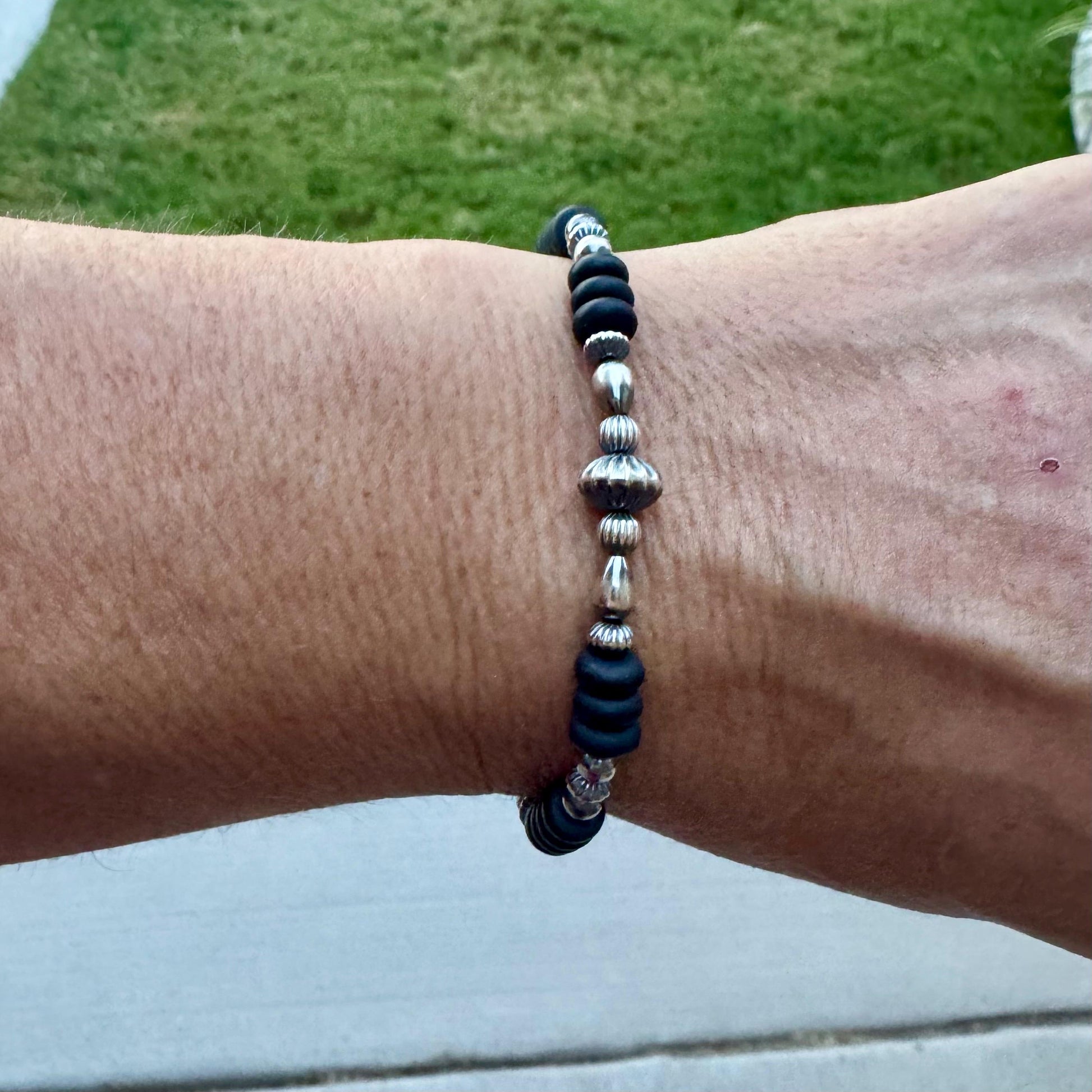 Navajo Pearl Onyx Bracelet | Elegant Sterling Silver Gemstone Stretch Bracelet