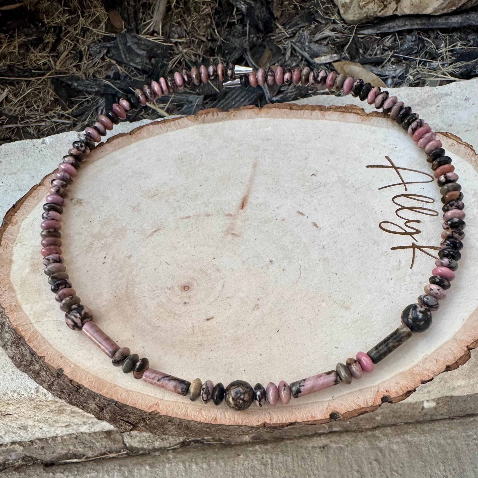 Chic Black Pink Rhodonite Choker - Stylish Memory Wire Jewelry