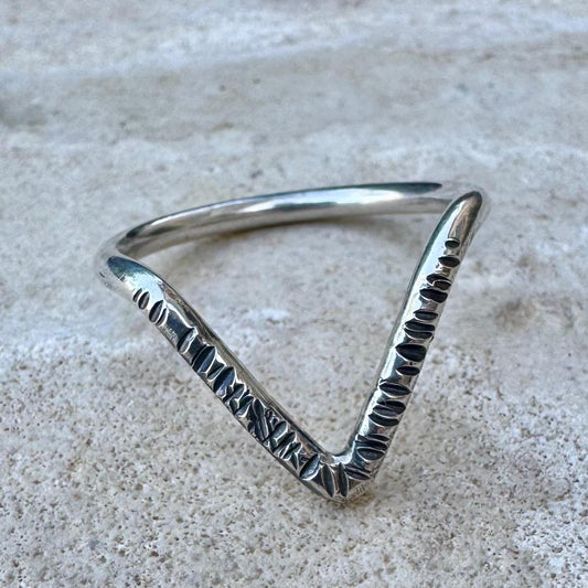 Minimalist Chevron Sterling Silver Ring: Oxidized Wishbone Design
