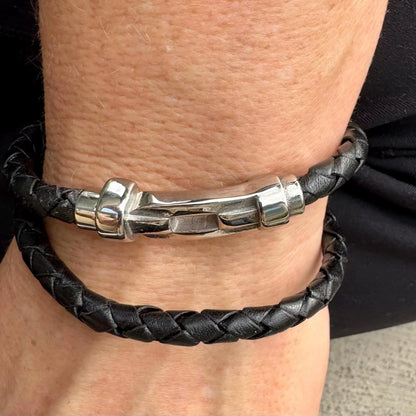Stylish Braided Leather Wristband with Stainless Steel Shackle - Magnetic Clasp for Men & Women