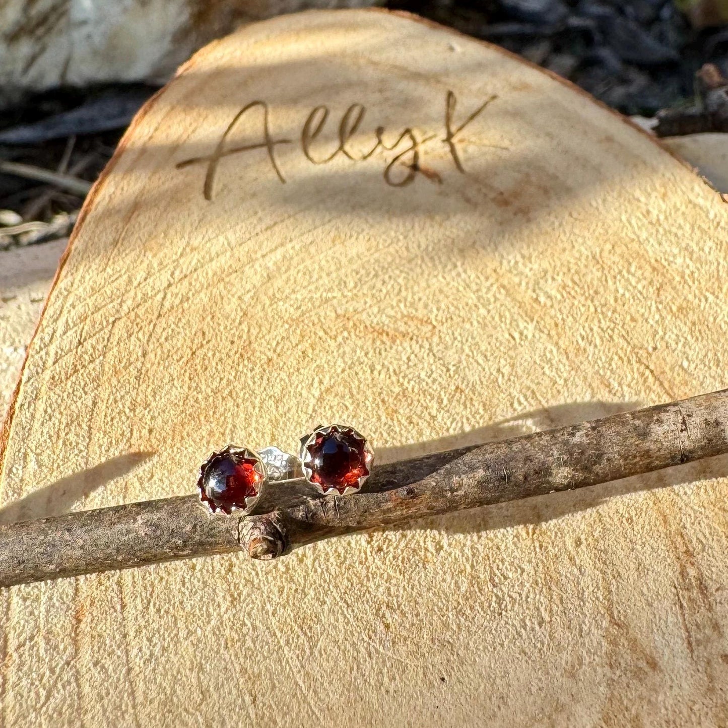Handcrafted Serrated Bezel Garnet Sud Post Earrings: 4mm