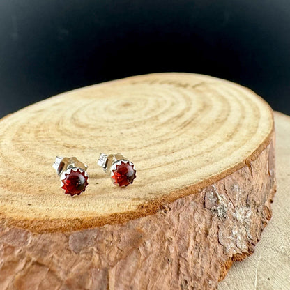 Handcrafted Serrated Bezel Garnet Sud Post Earrings: 4mm