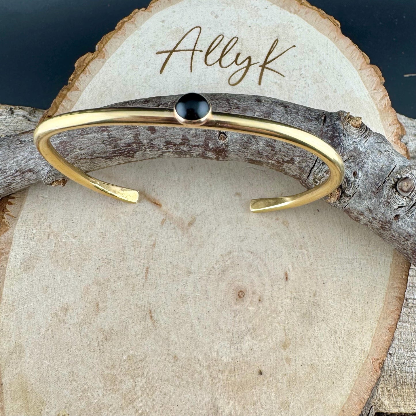 Elegant Brass Cuff Bracelet - Dainty Black Onyx Bezel, Adjustable