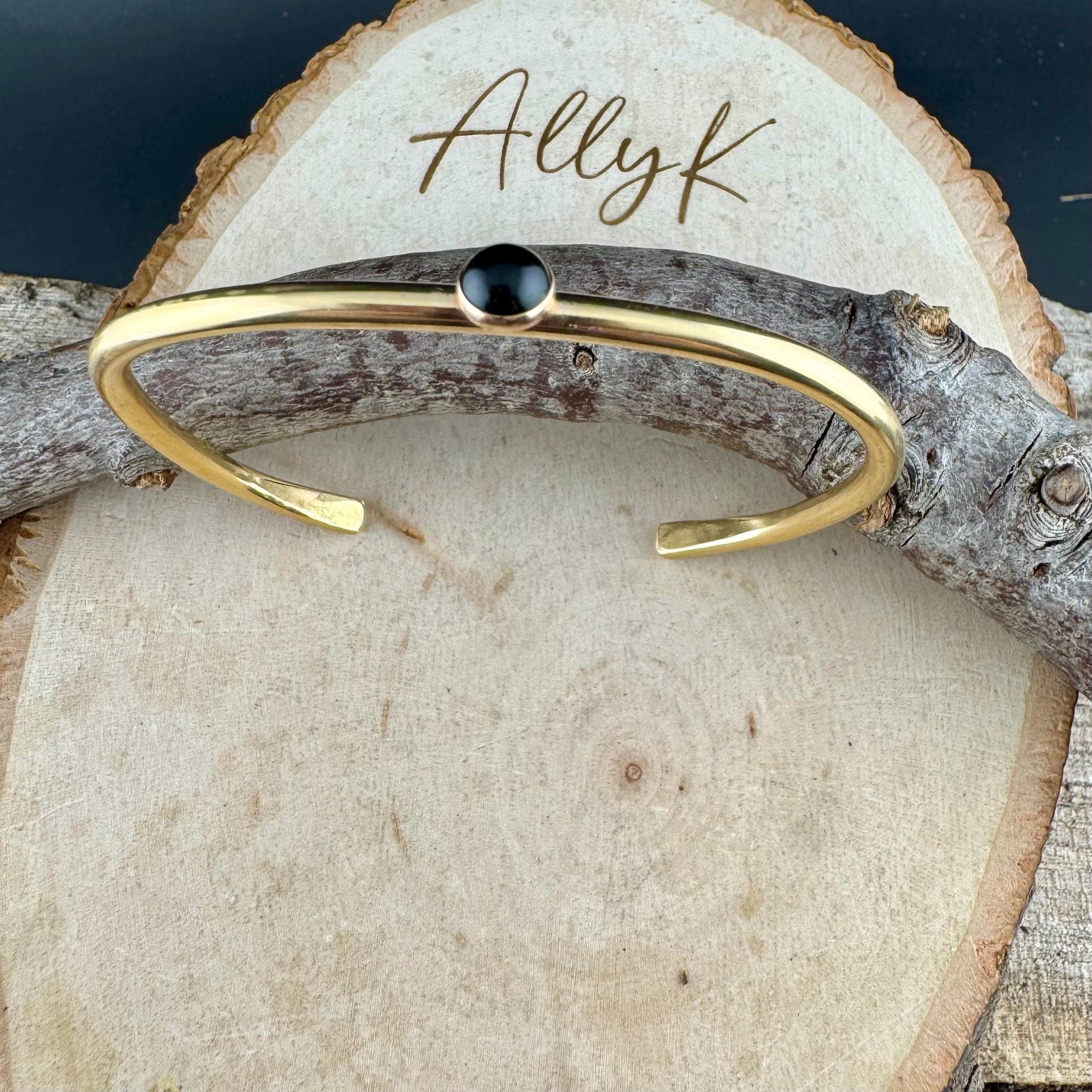 Elegant Brass Cuff Bracelet - Dainty Black Onyx Bezel, Adjustable